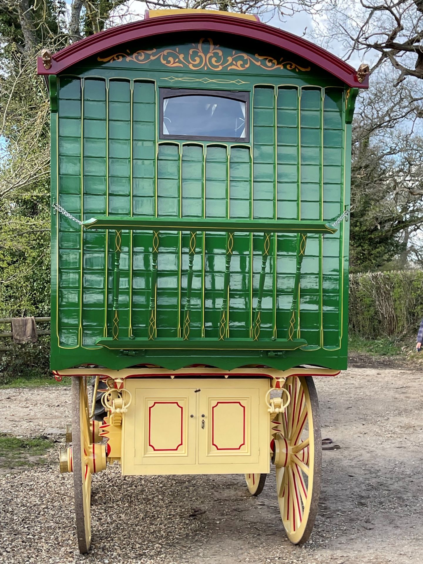 BURTON SHOWMAN'S WAGON finished in a traditional bottle green colour with a burgundy door. - Bild 3 aus 15