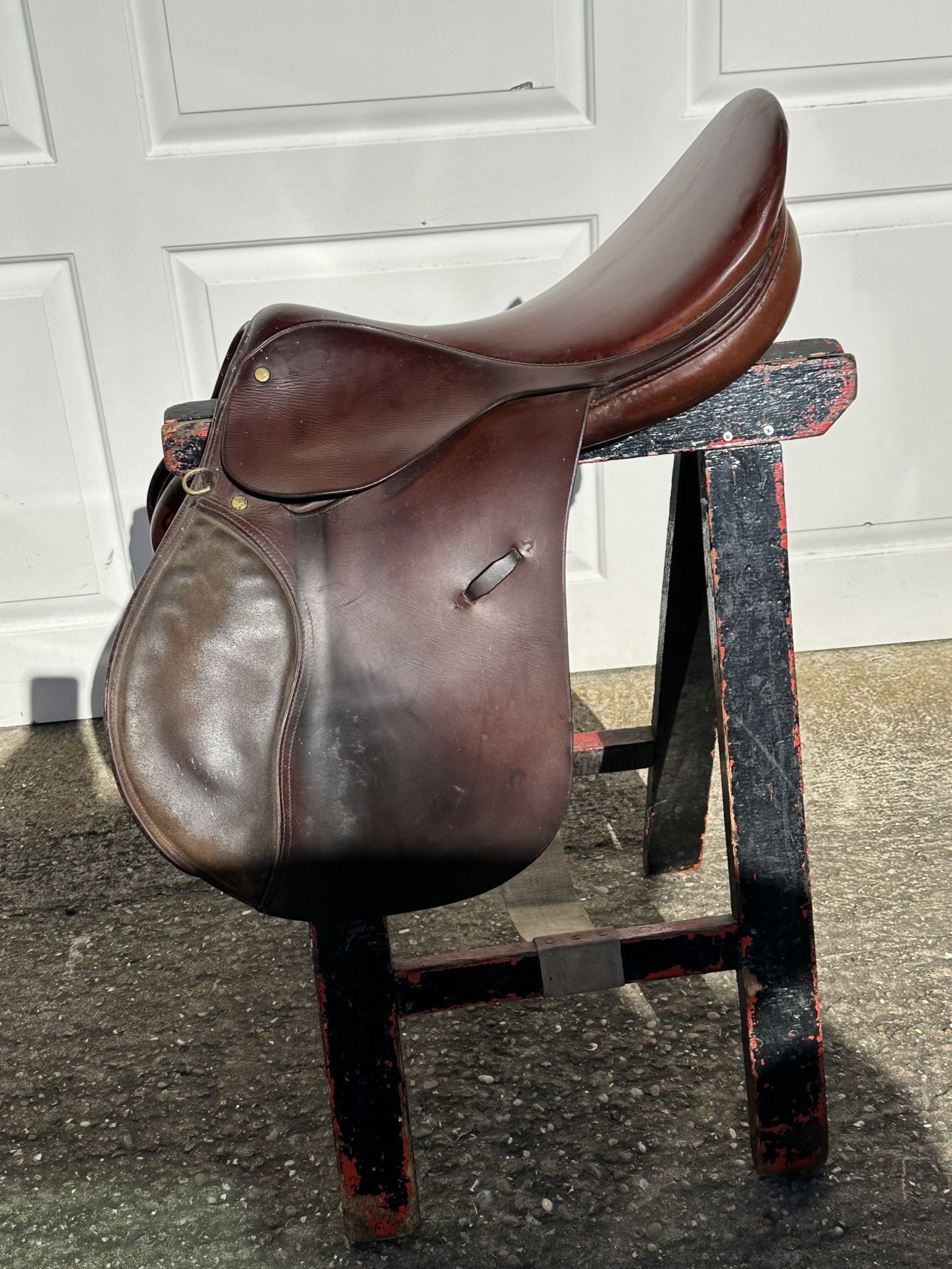 Mens 18.5" hunting saddle with a large seat