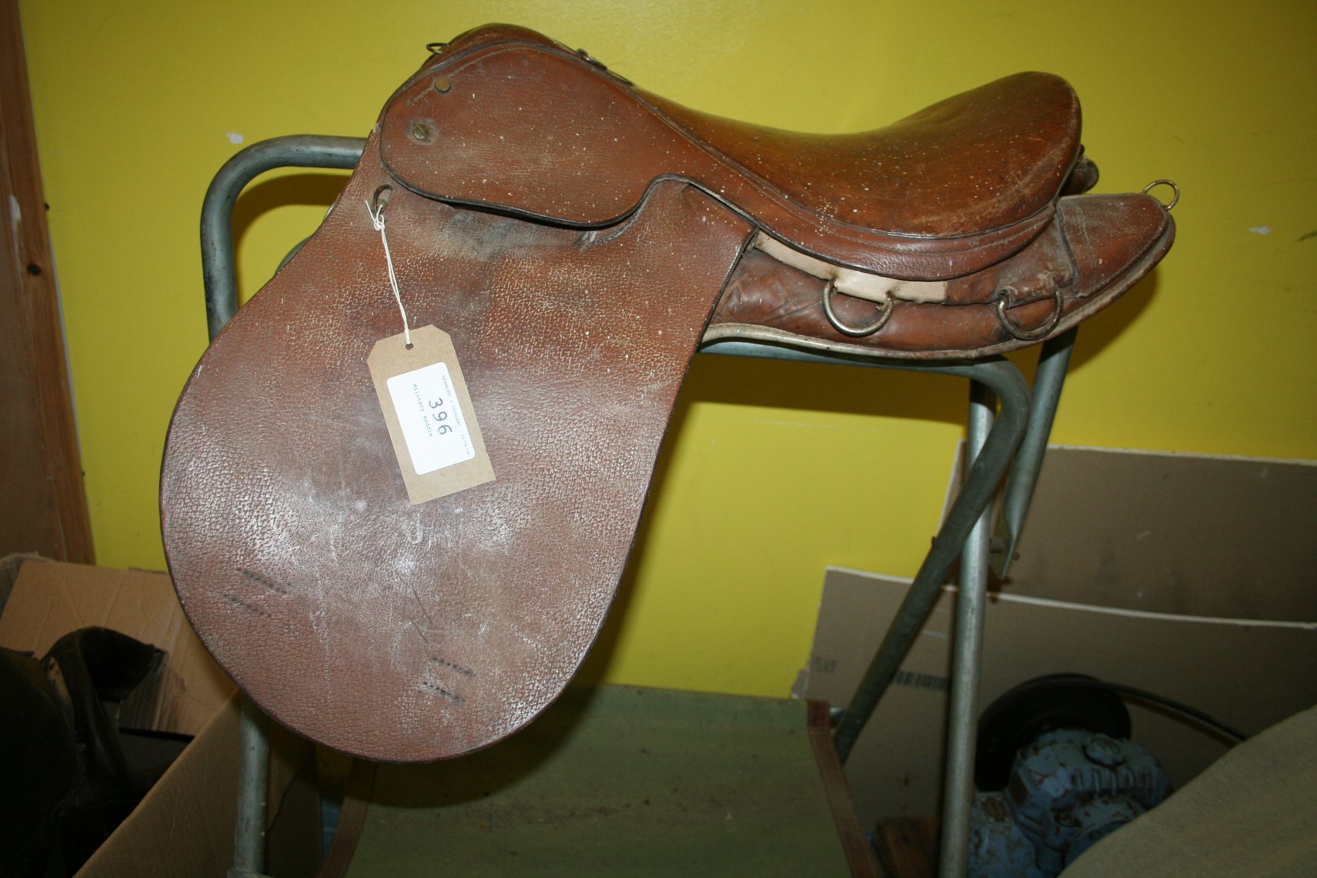 Military saddle