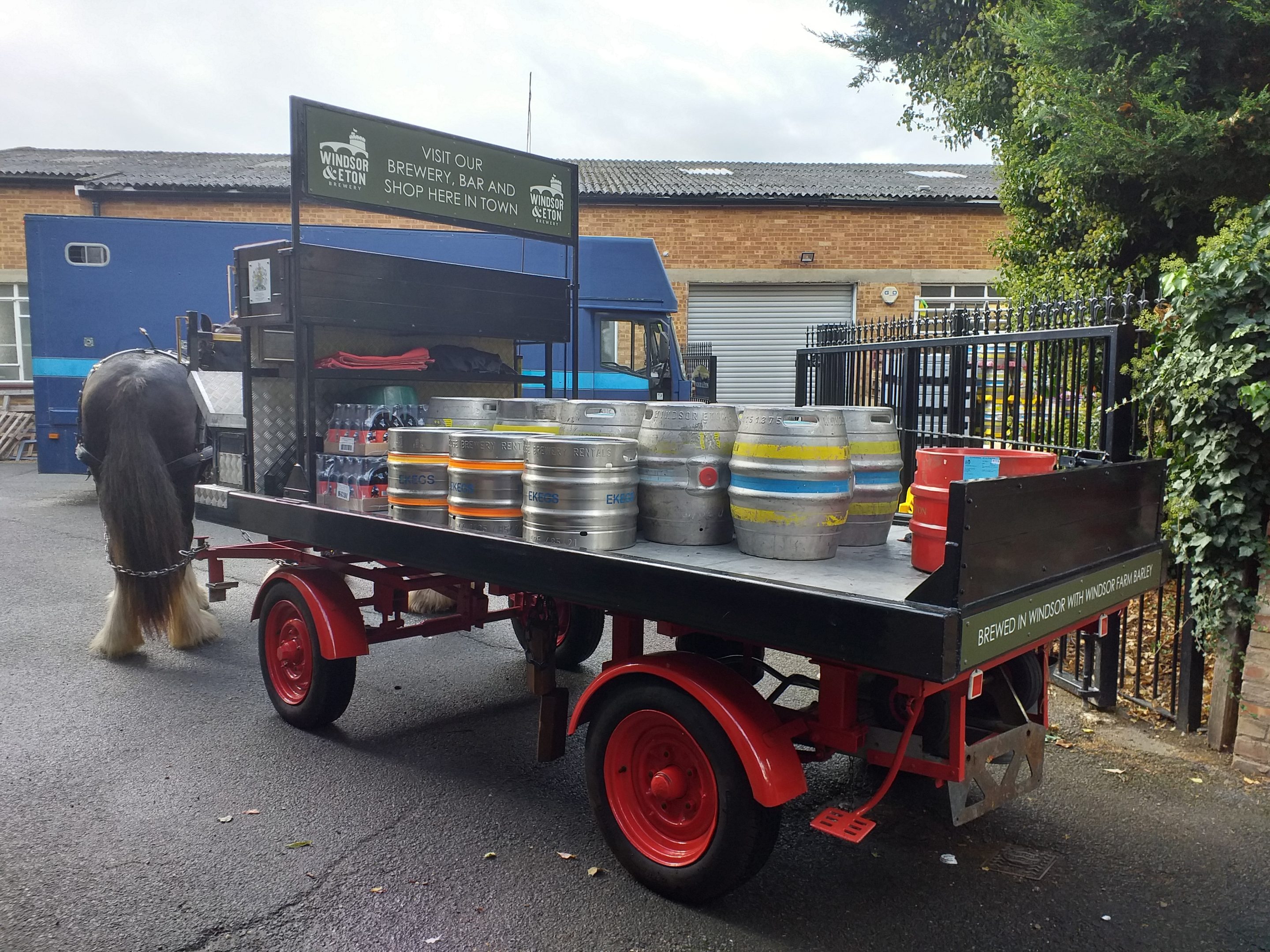 DELIVERY DRAY on rubber tyres with metal bodywork to suit a pair 15-18hh. - Image 3 of 3