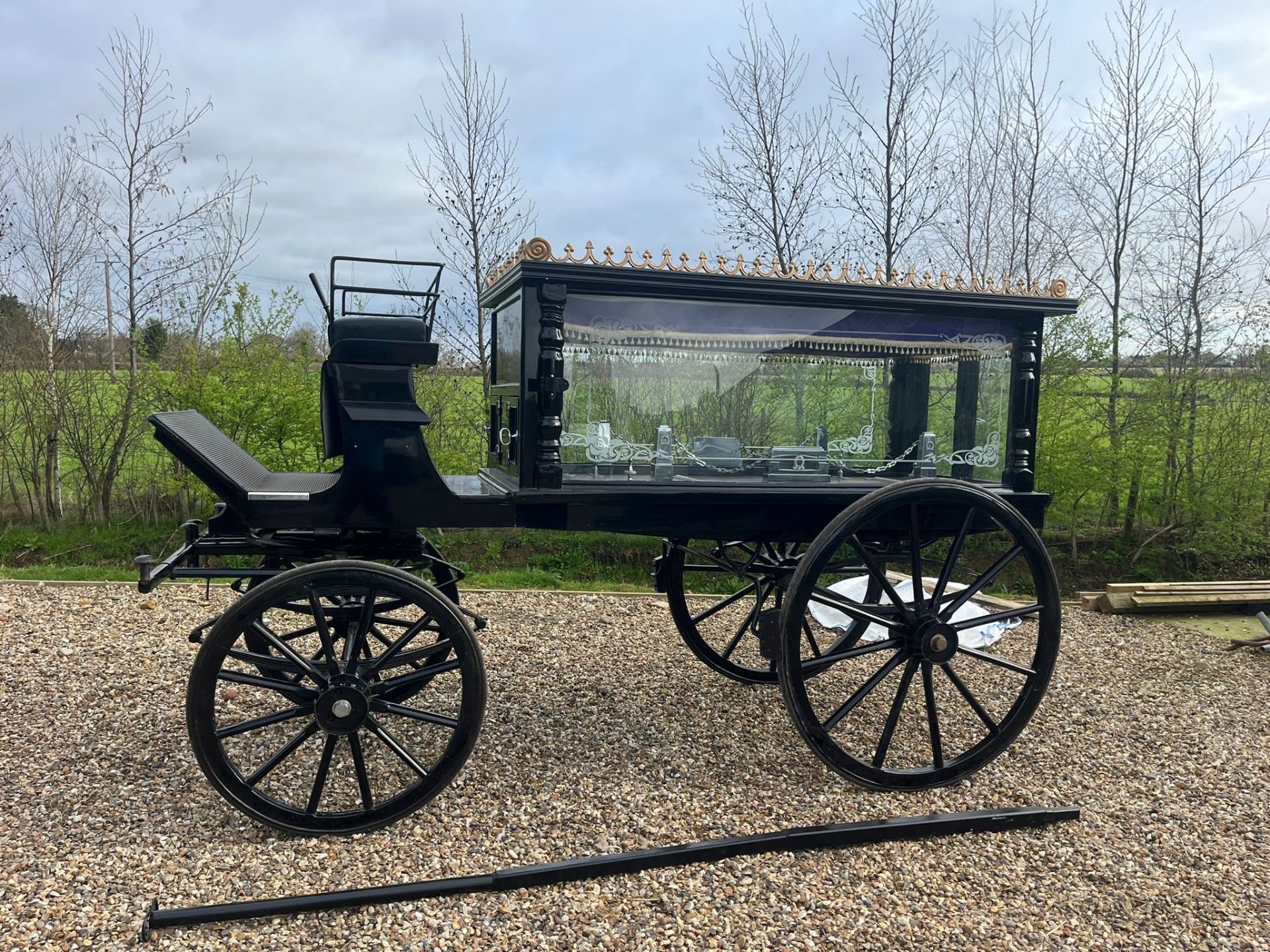 HEARSE to suit a pair of horses measuring between 15hh and 18hh. - Bild 5 aus 5