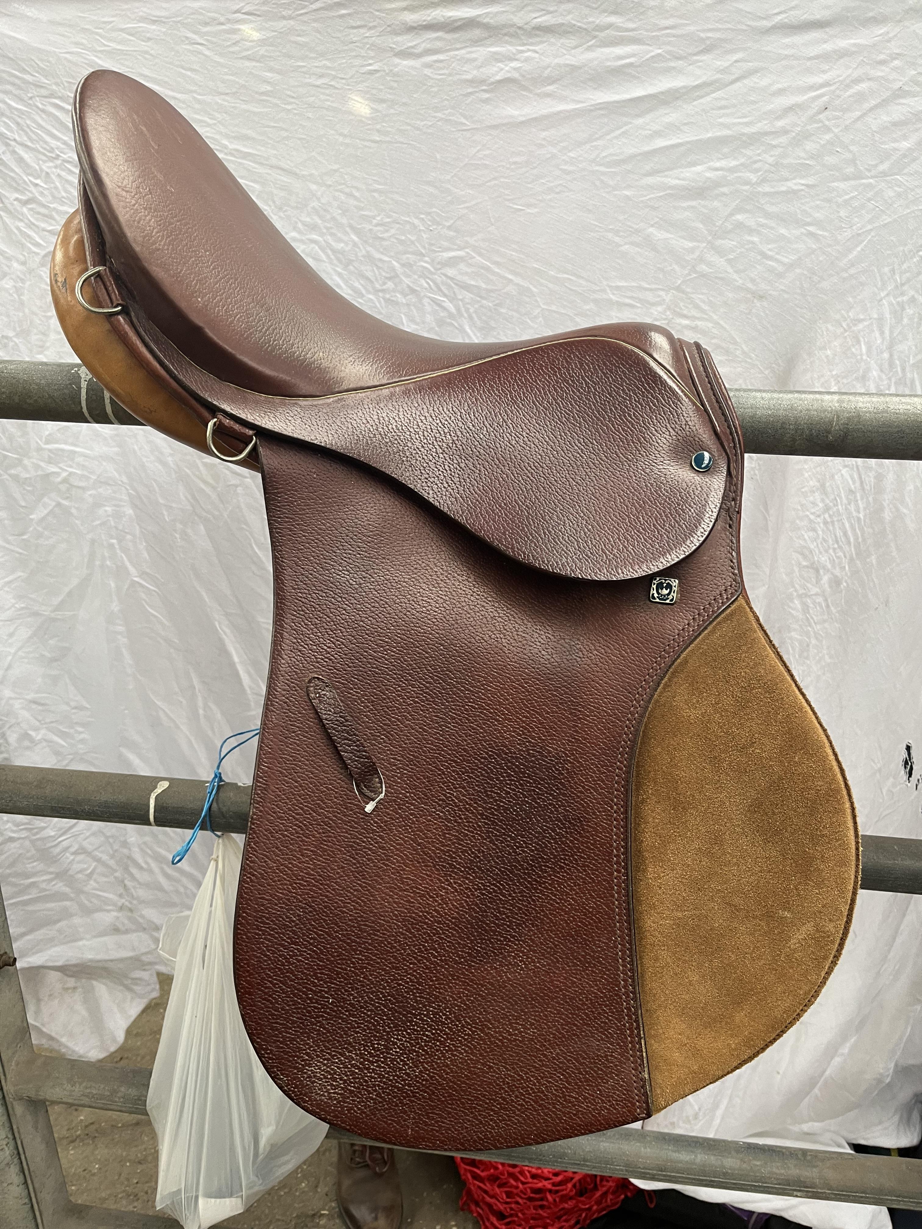 Brown saddle by Stubben 16.5". This lot carries VAT.