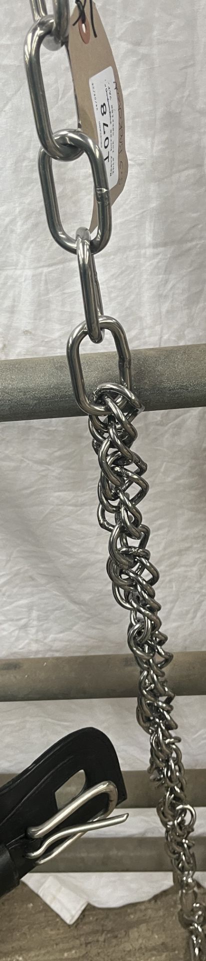 4ft stainless steel backchain This lot carries VAT.