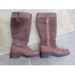 Ariat boots, size 6