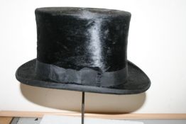 Silk top hat 6 7/8