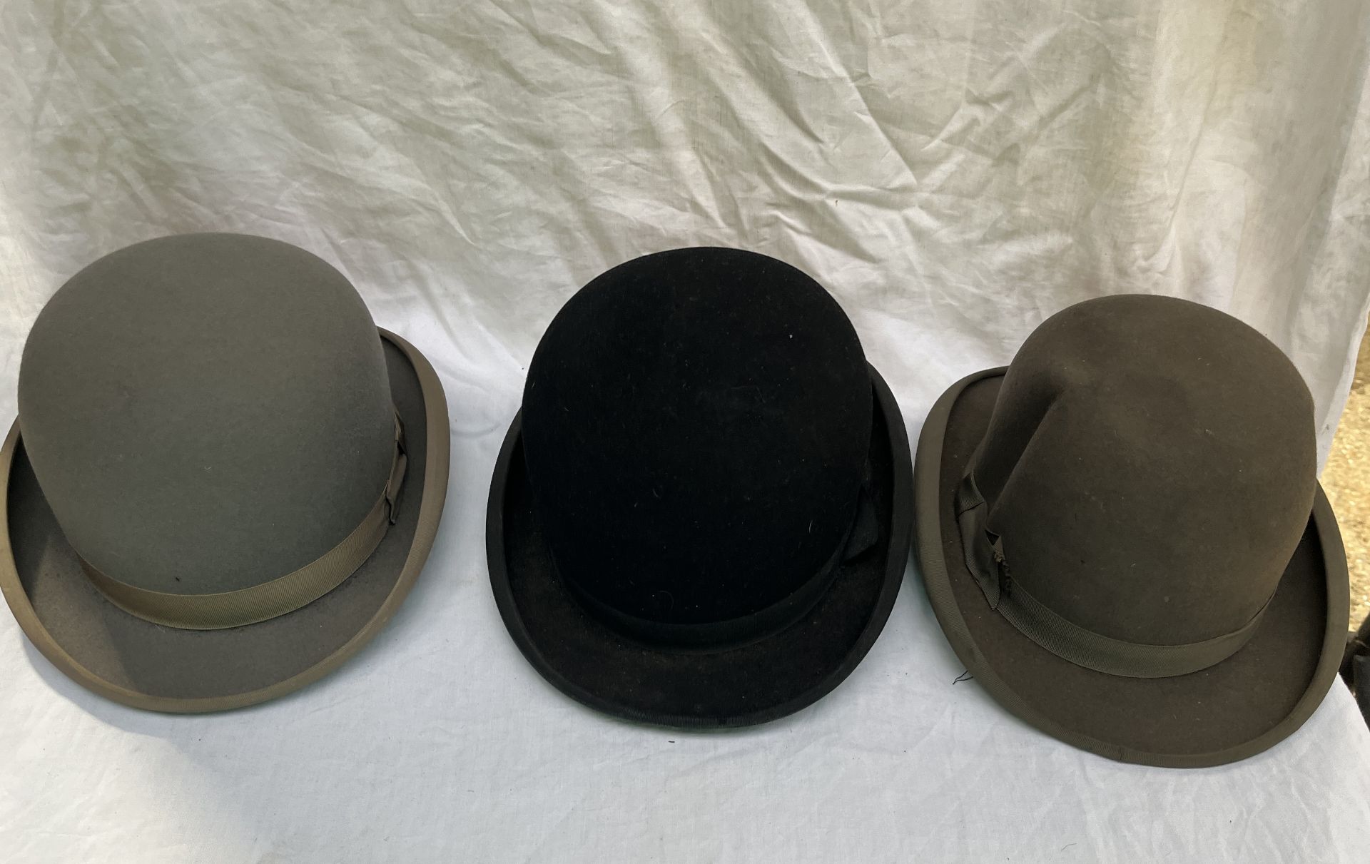 Five grey bowler hats and a black bowler hat - Image 2 of 3