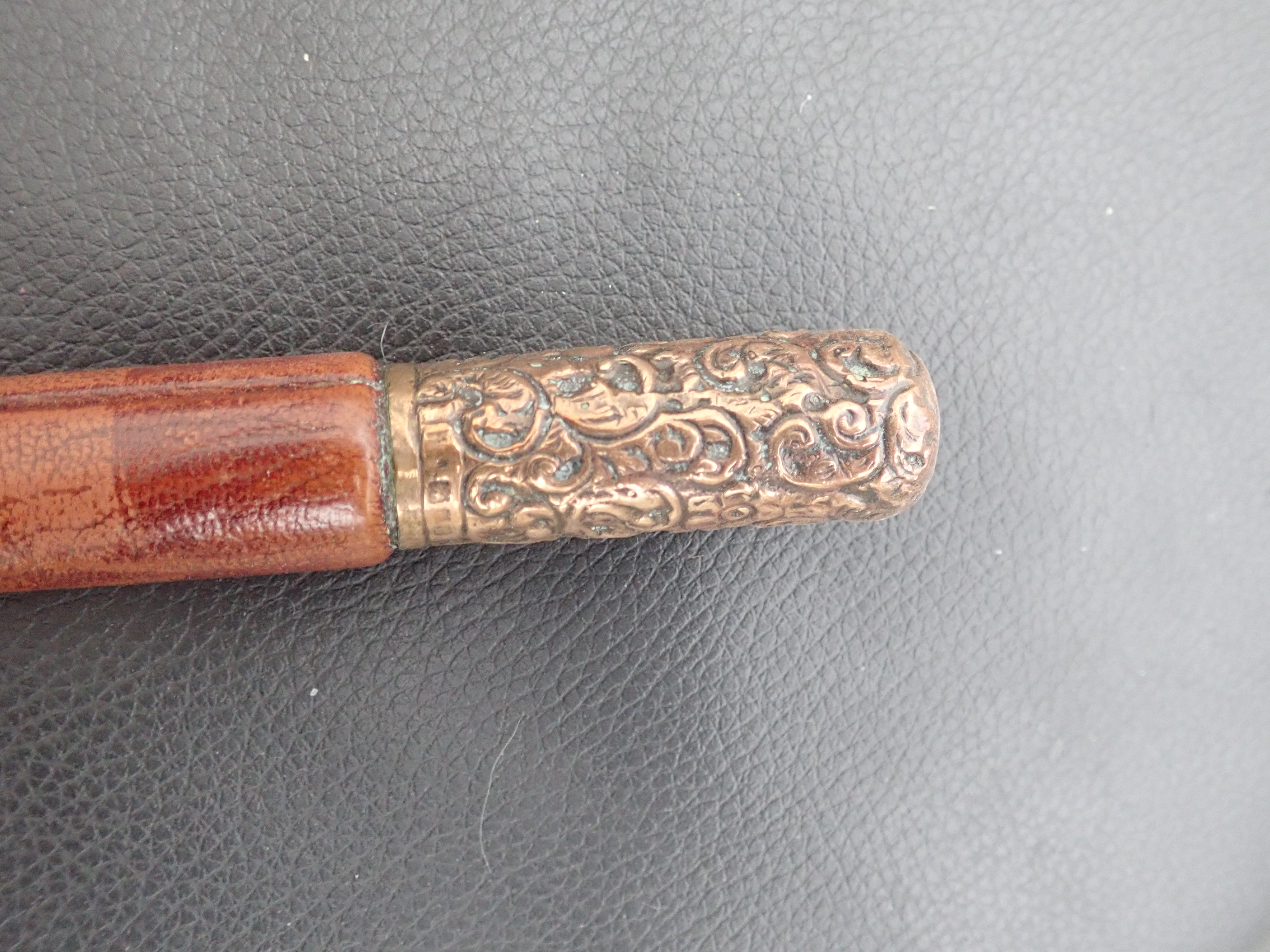 Vintage holly whip in original condition with decorative ferrule and butt - Image 3 of 4