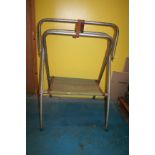 Collapsible Saddle stand