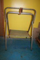 Collapsible Saddle stand