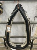 28-inch collar and hames. This lot carries VAT.