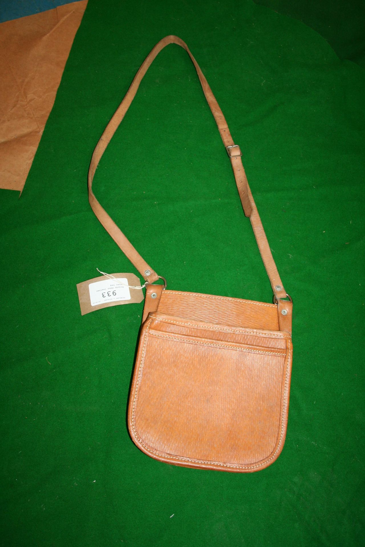 Roundsman leather money bag