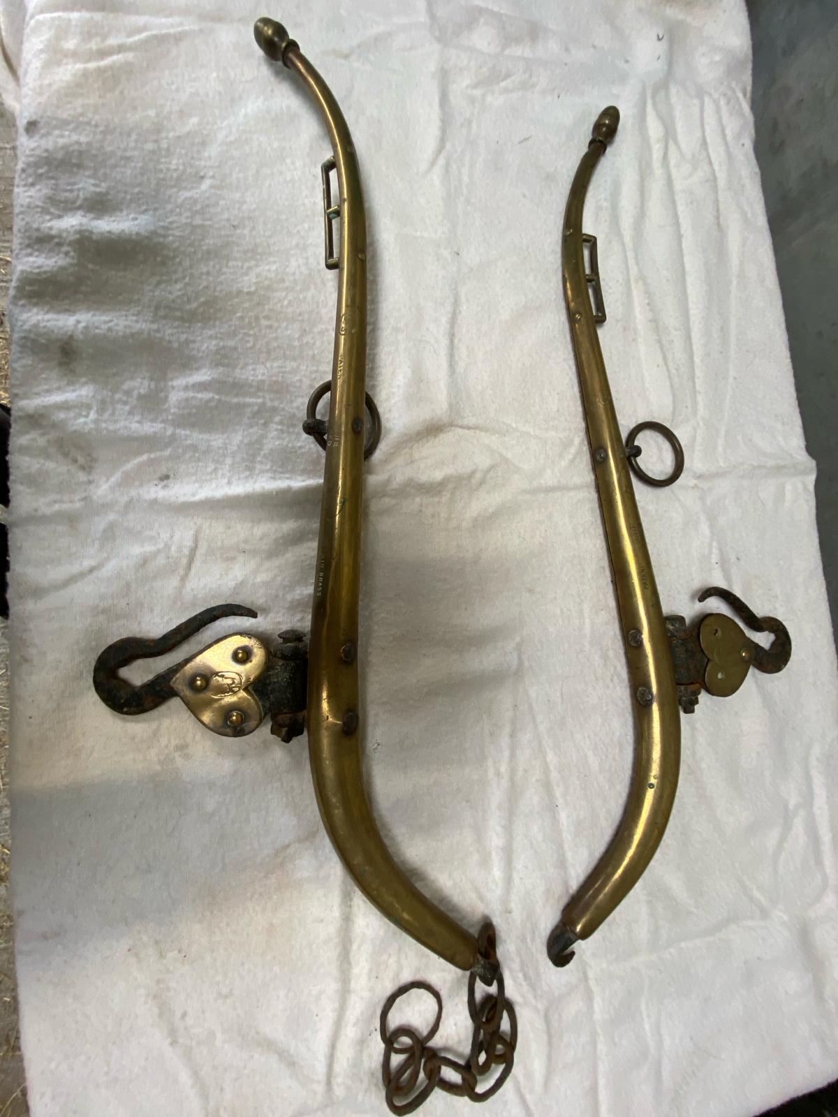 Pair of no.3 double cased solid brass hames complete with hooks.