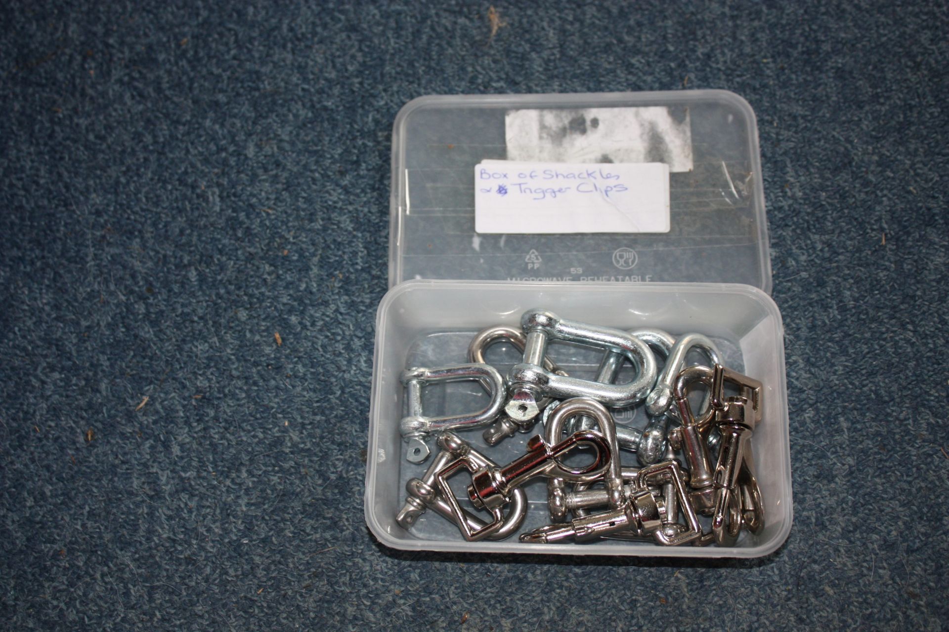 Box of shackles and trigger clips