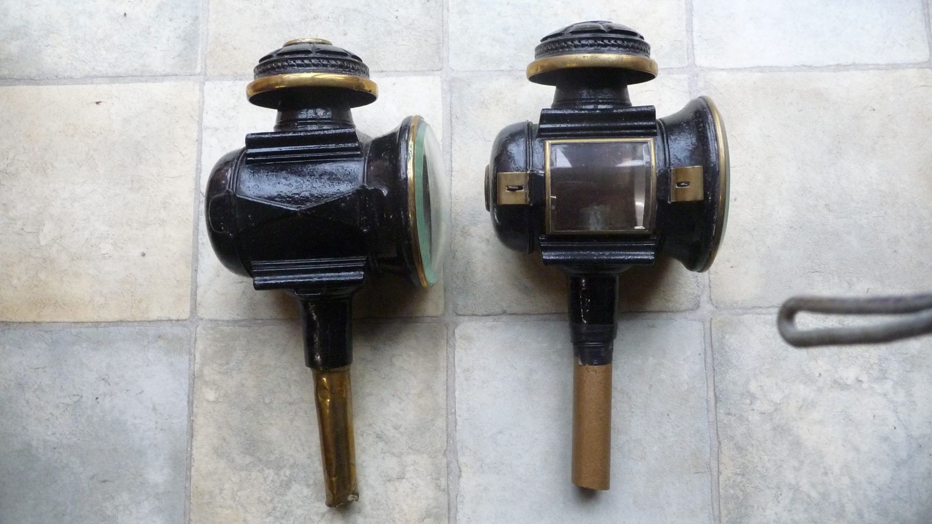 Carriage lamps, one requires a new stem