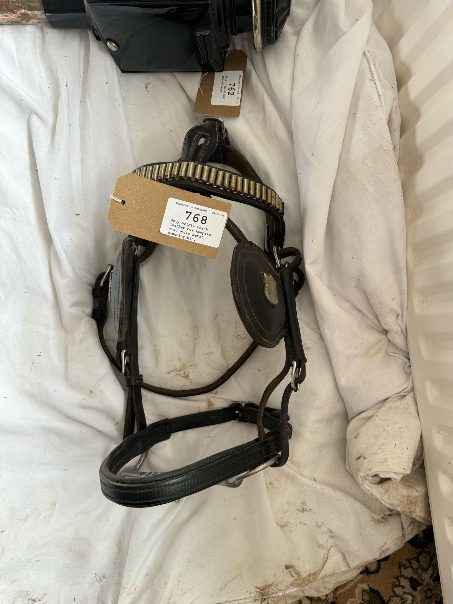 Pony bridle black leather box keepers with white metal mouthing bit. - Image 2 of 2