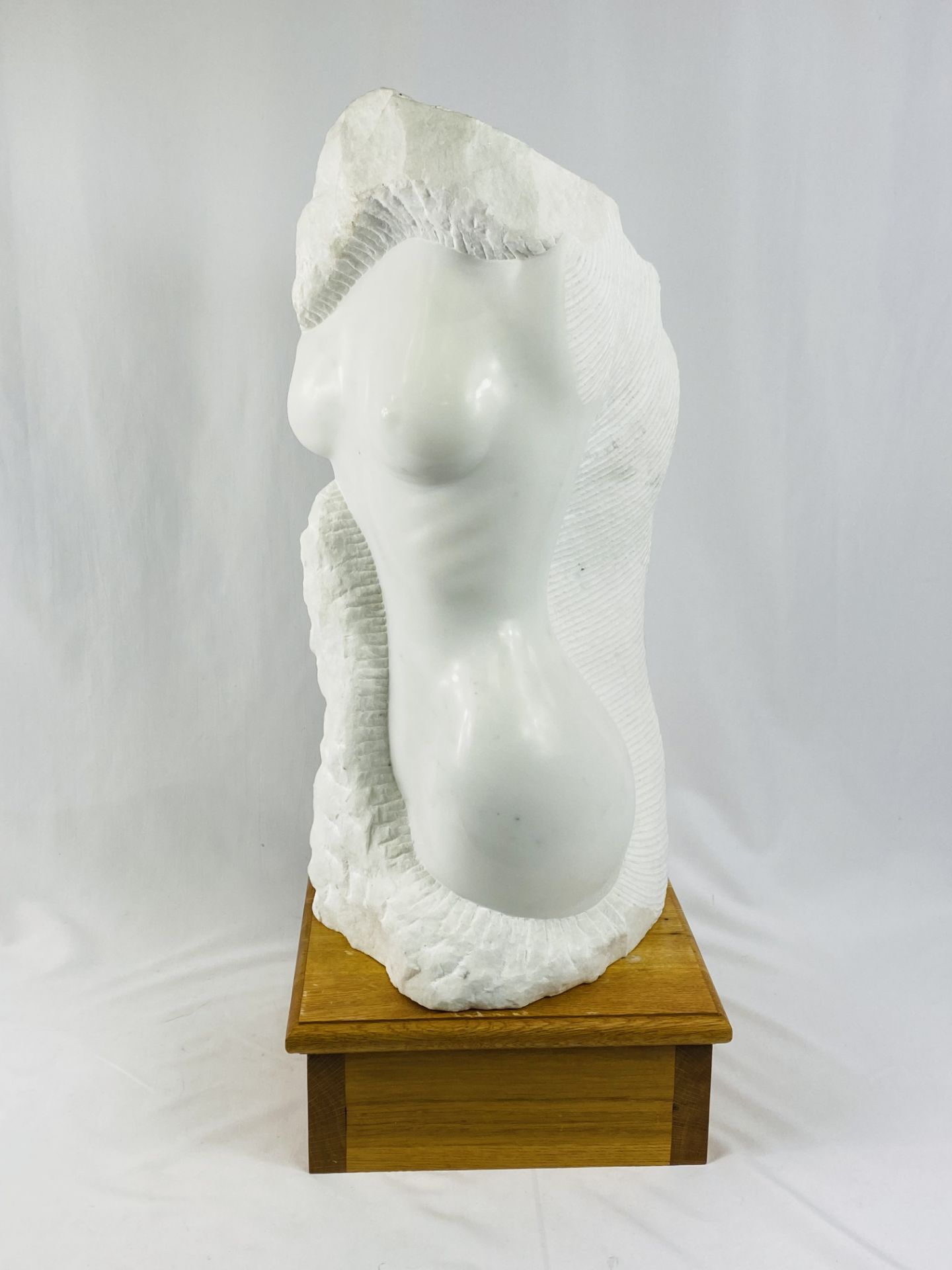 Marble sculpture of female nude torso with signature - Image 3 of 11