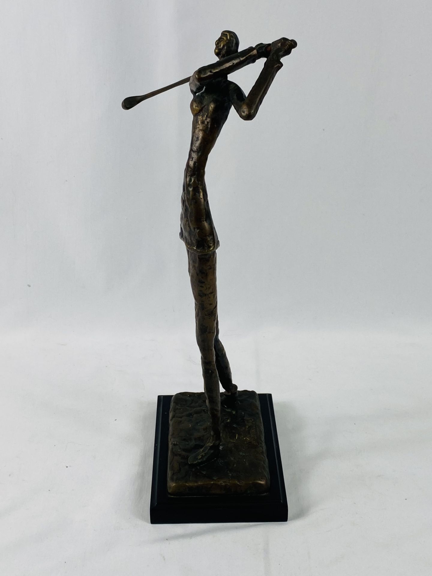 Signed bronzed metal figure of a female golfer on stand - Image 2 of 5