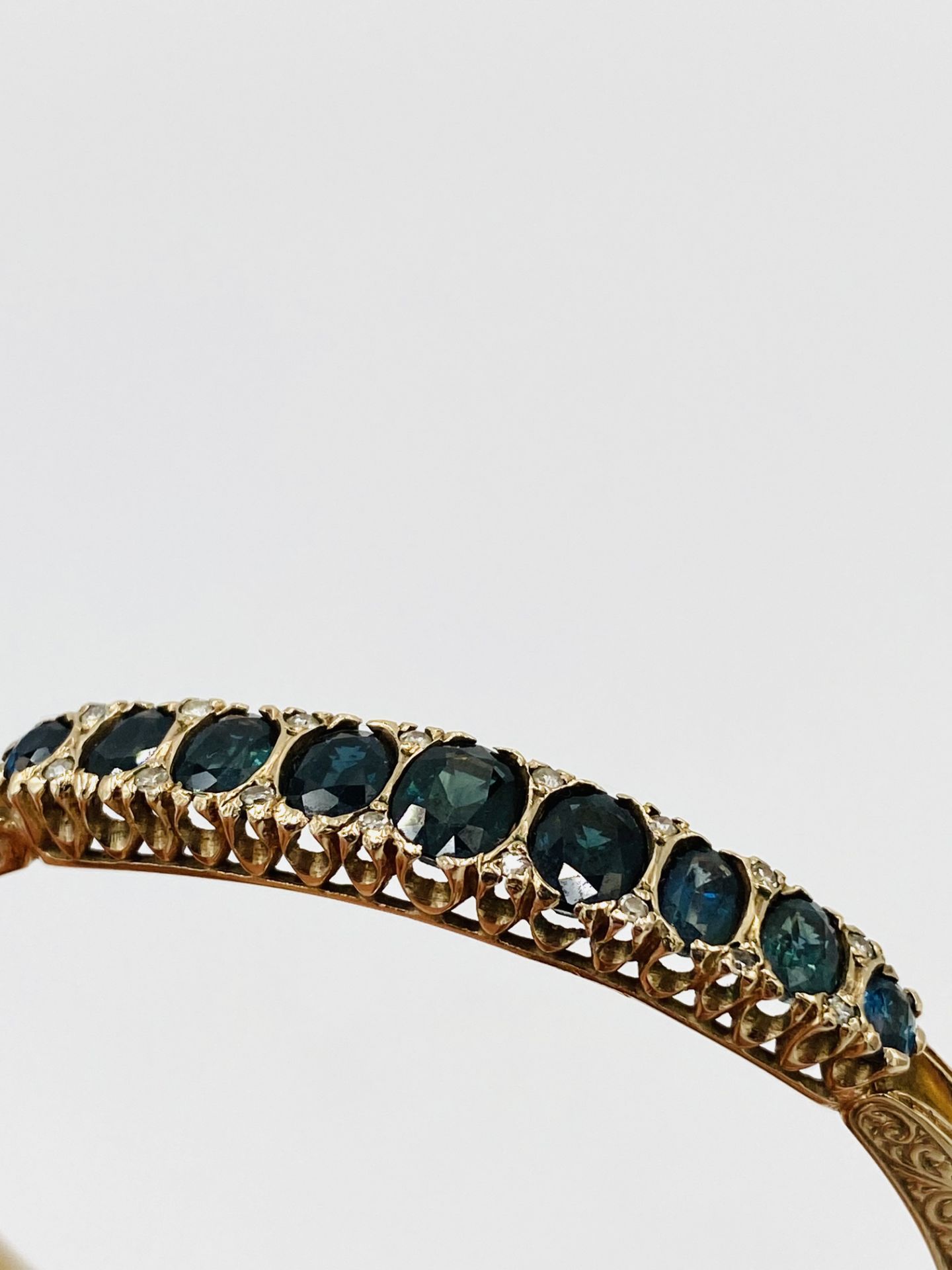 9ct gold and sapphire bracelet - Image 2 of 5