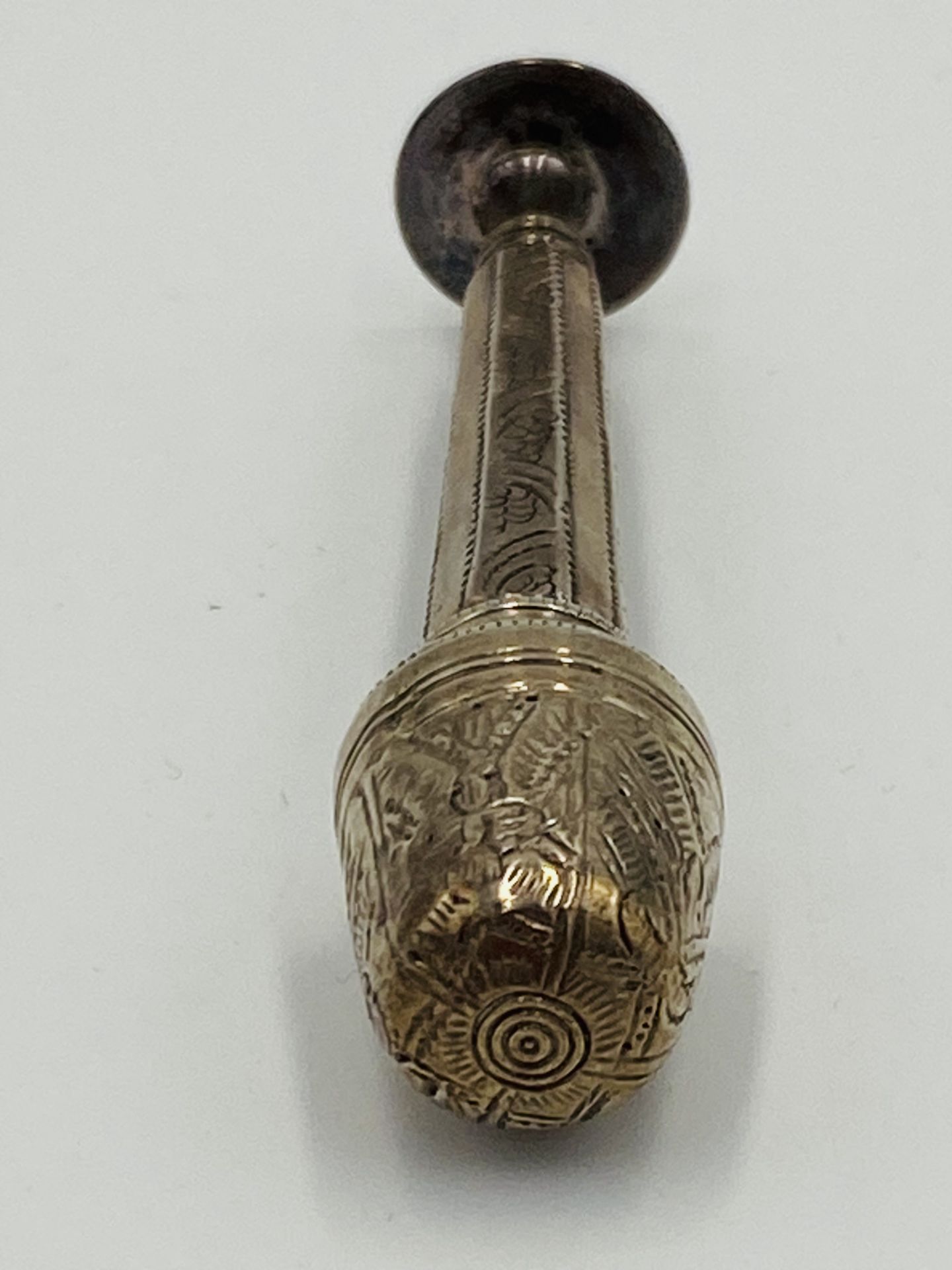 A silver standing thimble compendium/needle case/seal - Image 2 of 6