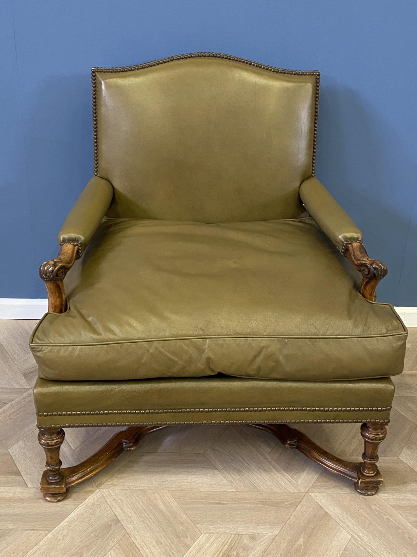 Pair of green leather armchairs - Image 5 of 12