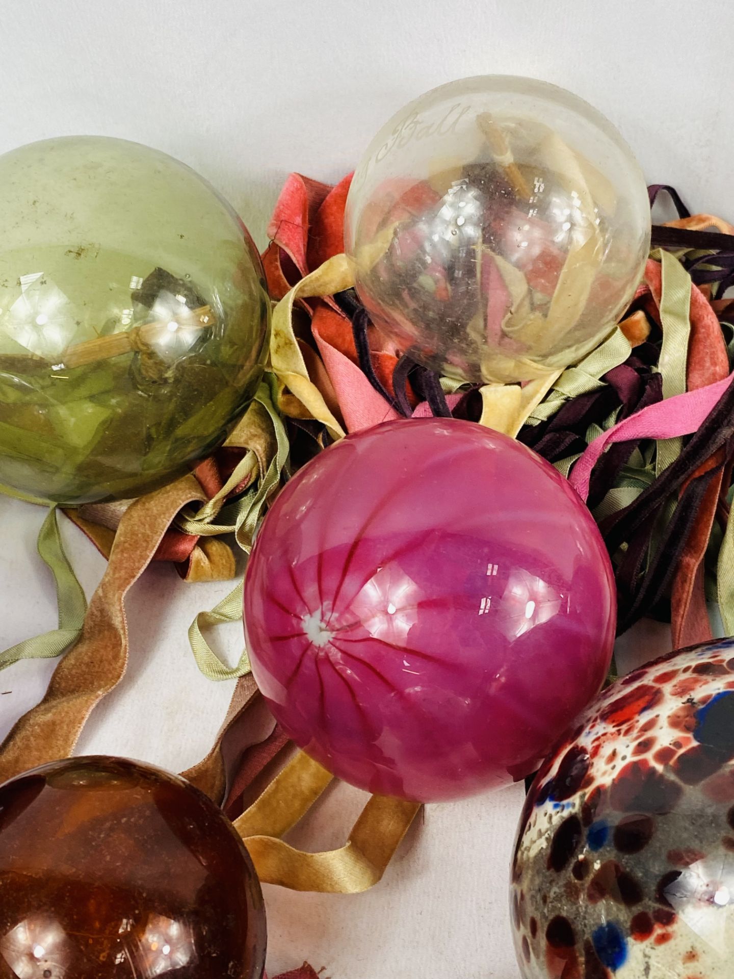 Fourteen decorative glass balls - Image 4 of 7