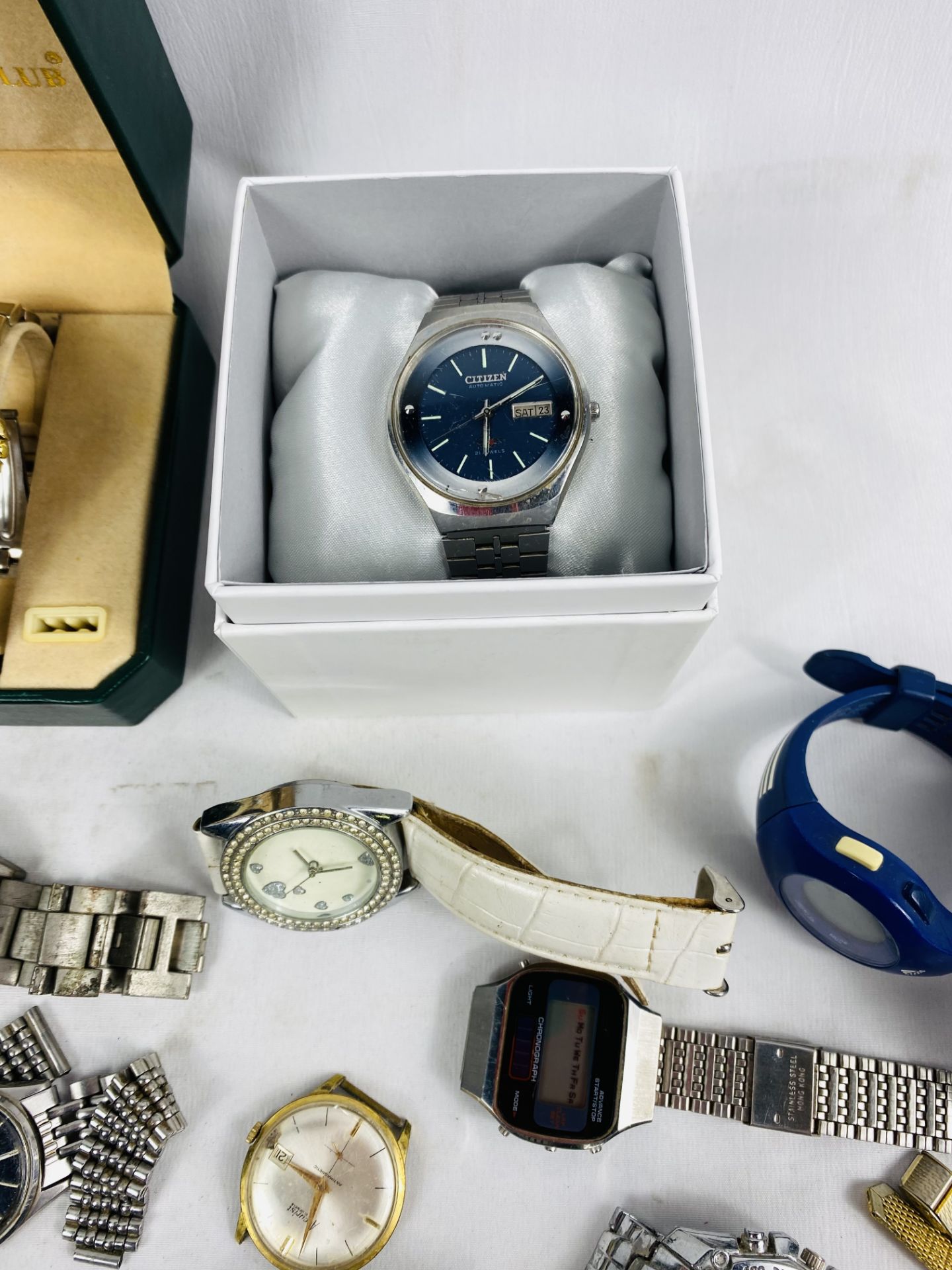 Quantity of fashion watches - Image 5 of 10