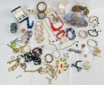 Quantity of costume jewellery