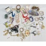 Quantity of costume jewellery