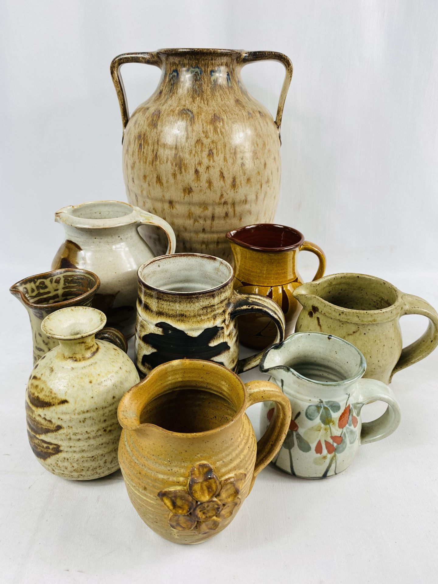 Quantity of studio pottery
