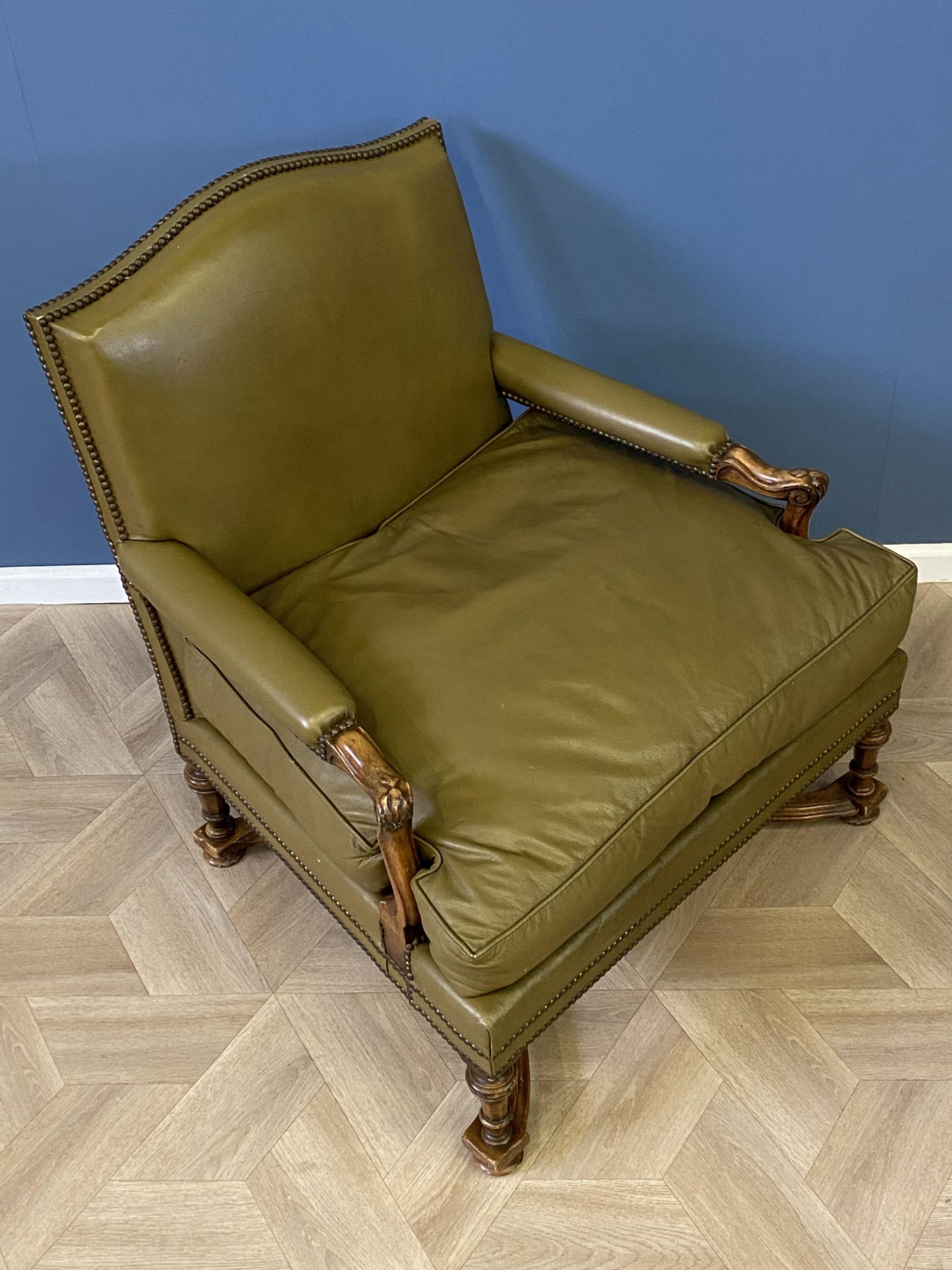 Pair of green leather armchairs - Image 6 of 12