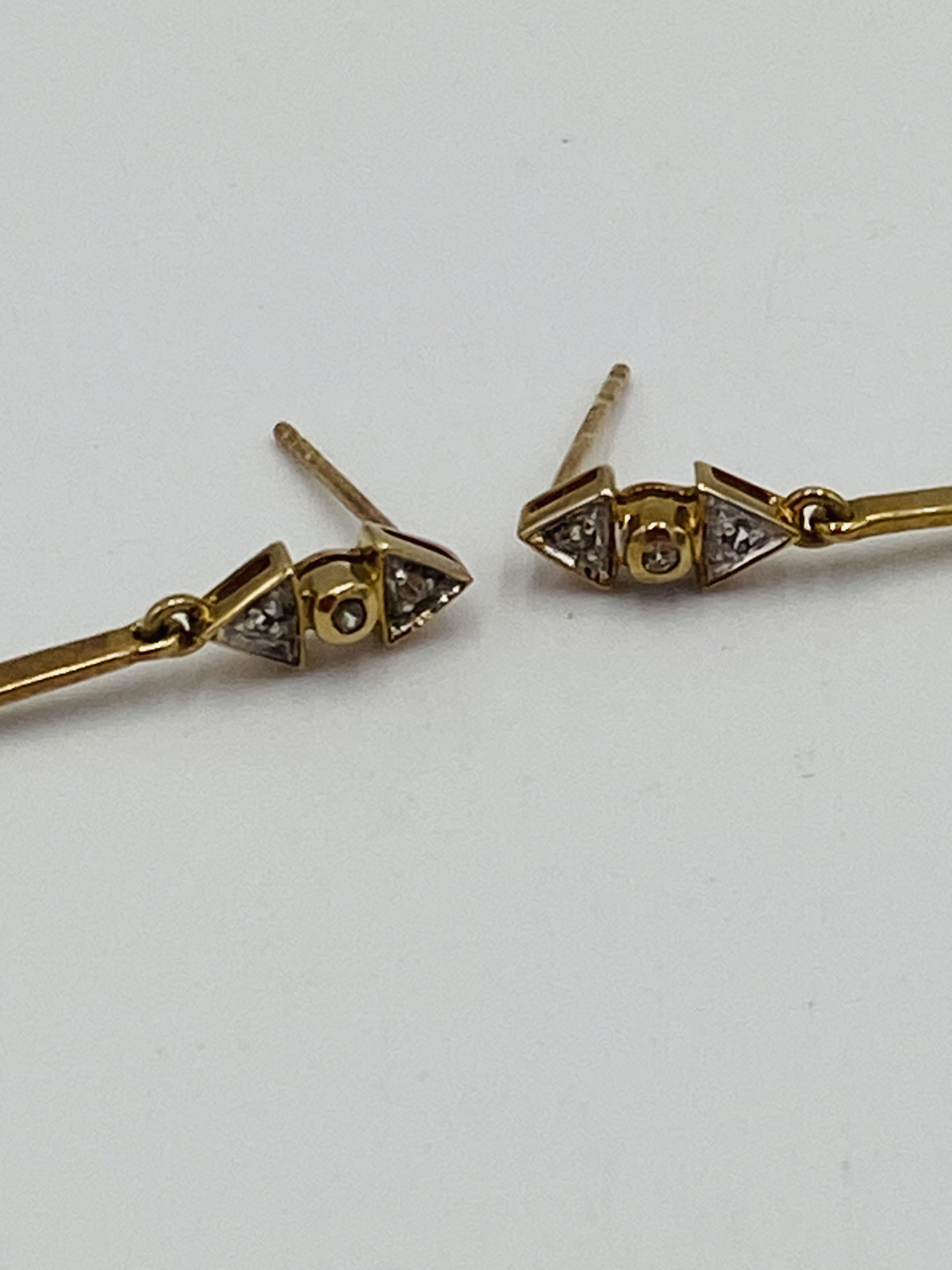 Pair of 9ct gold earrings - Image 6 of 6