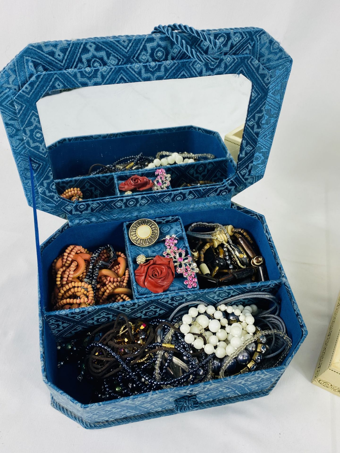 Two jewellery boxes containing a quantity of costume jewellery - Image 3 of 4