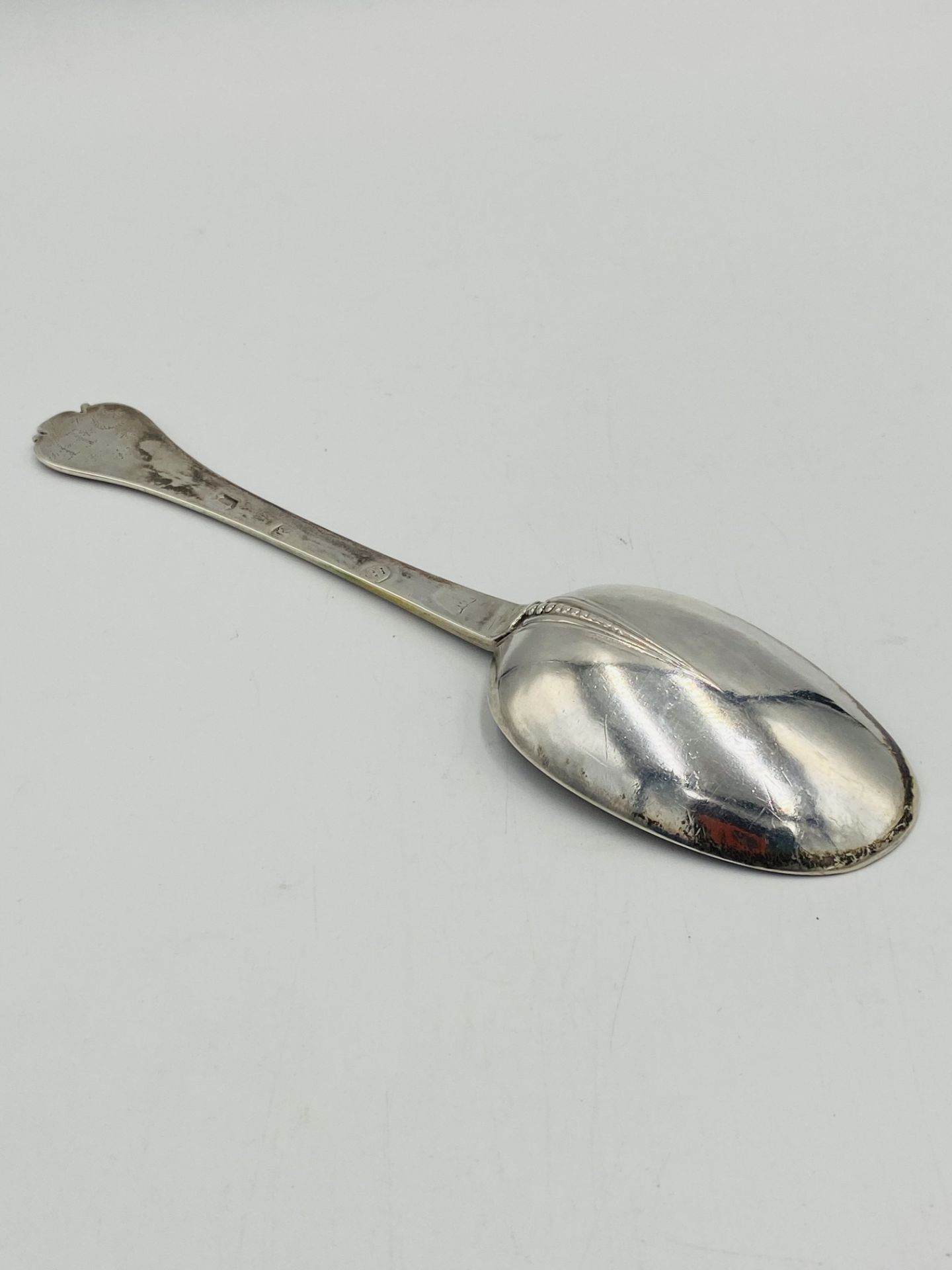 William III silver trefid spoon 1694 - Image 4 of 6