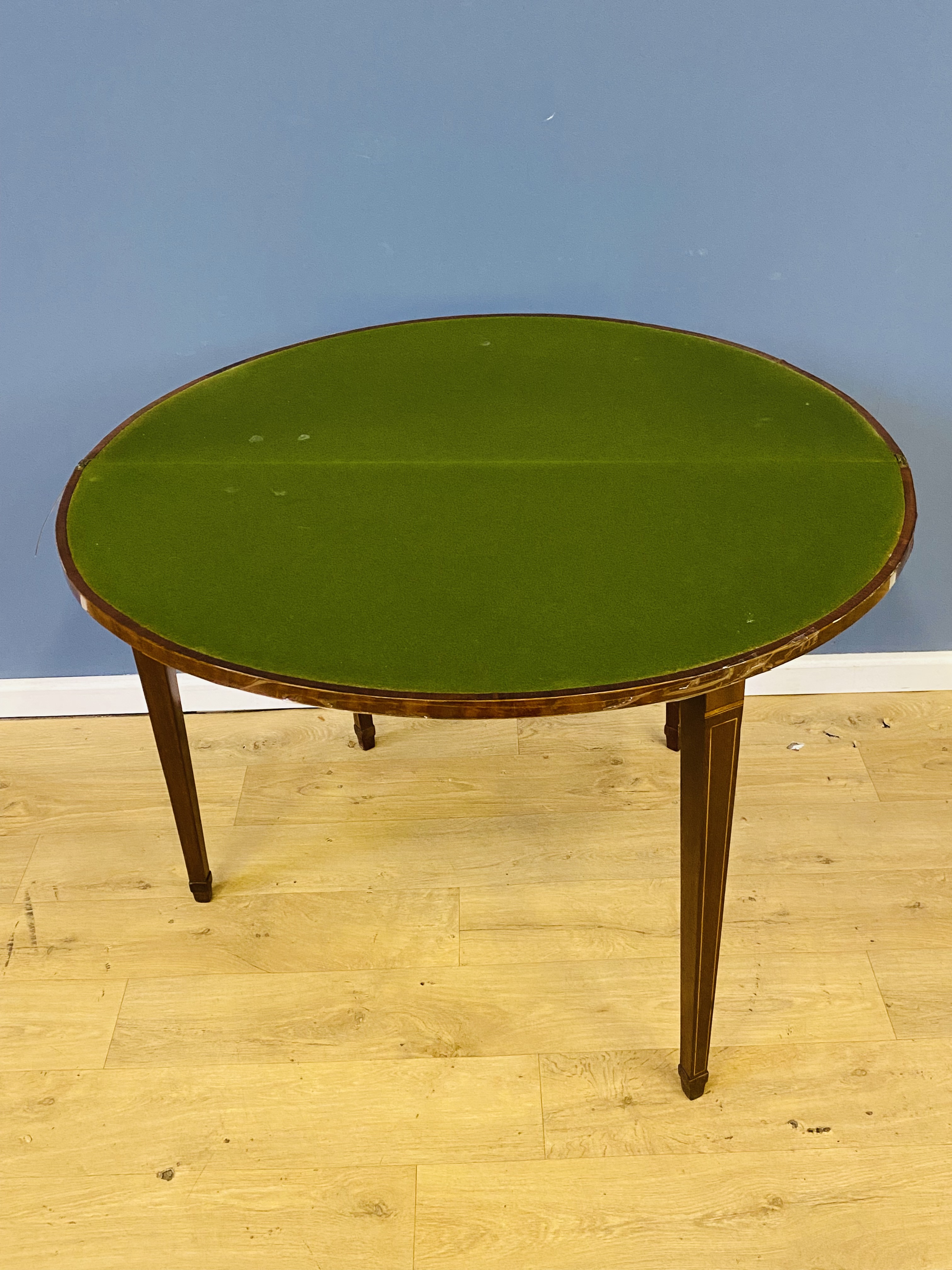 Georgian mahogany demi lune card table - Image 5 of 6