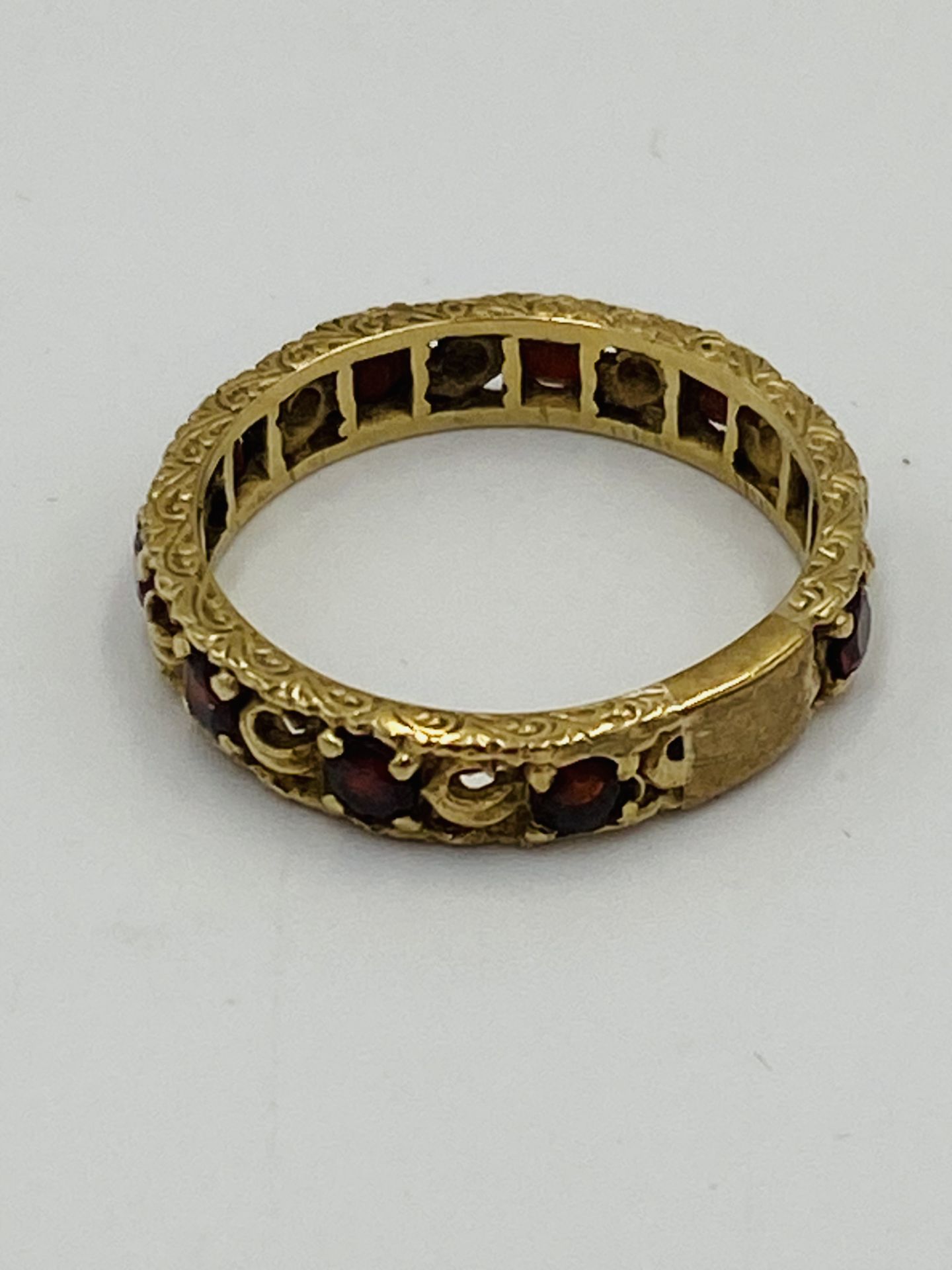 9ct gold ring set; together with yellow metal eternity ring - Bild 4 aus 6