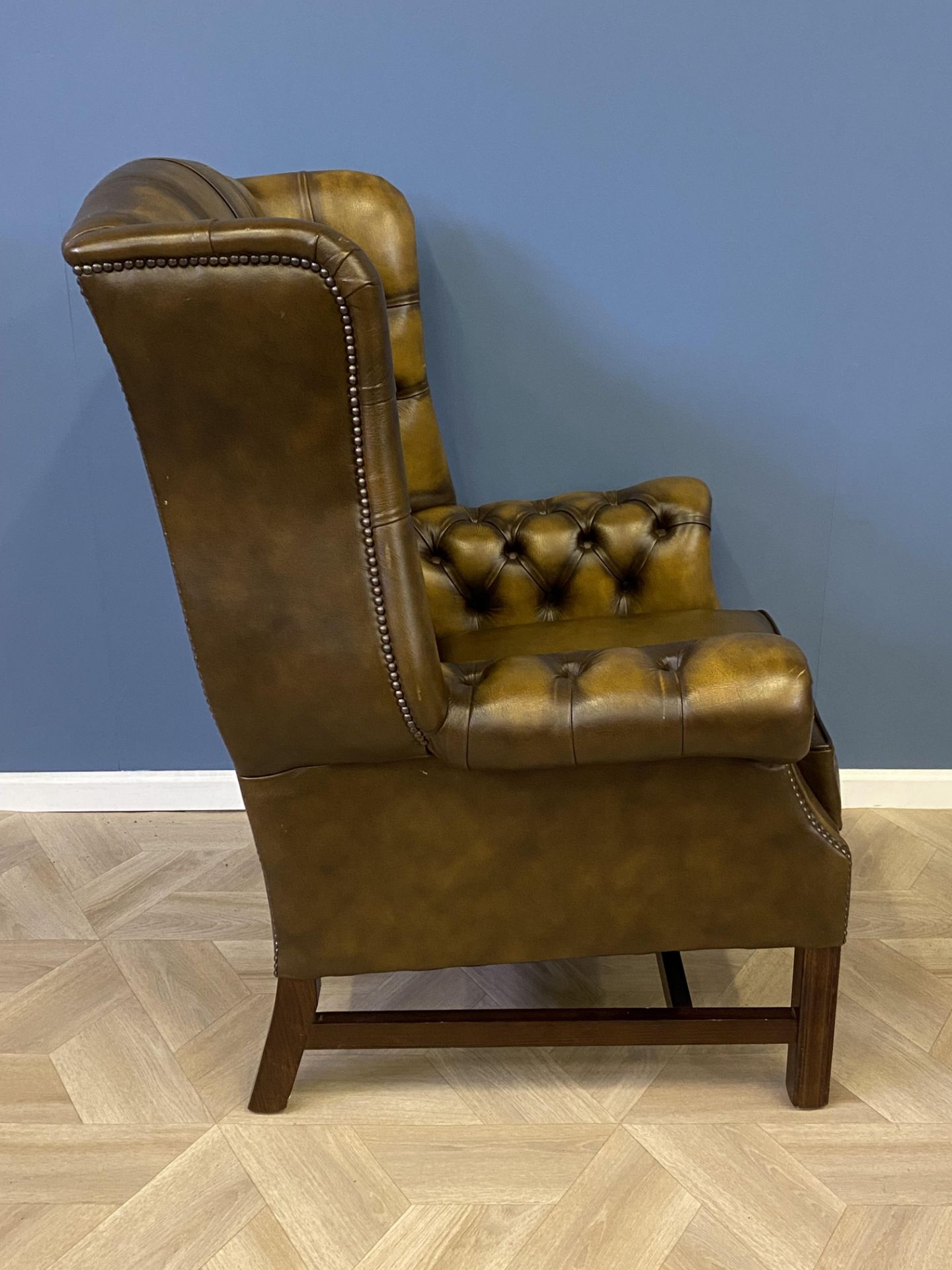 Leather button back wing armchair - Image 4 of 6