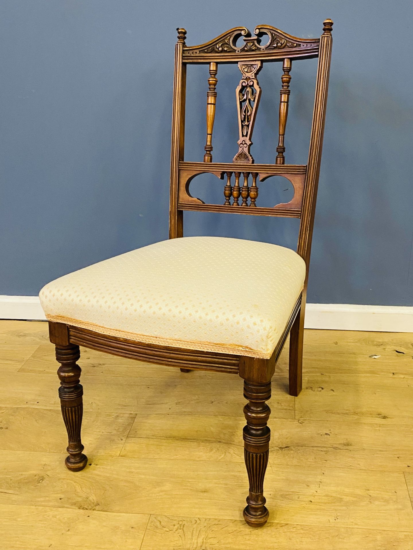 Edwardian carved walnut nursing chair - Image 2 of 4