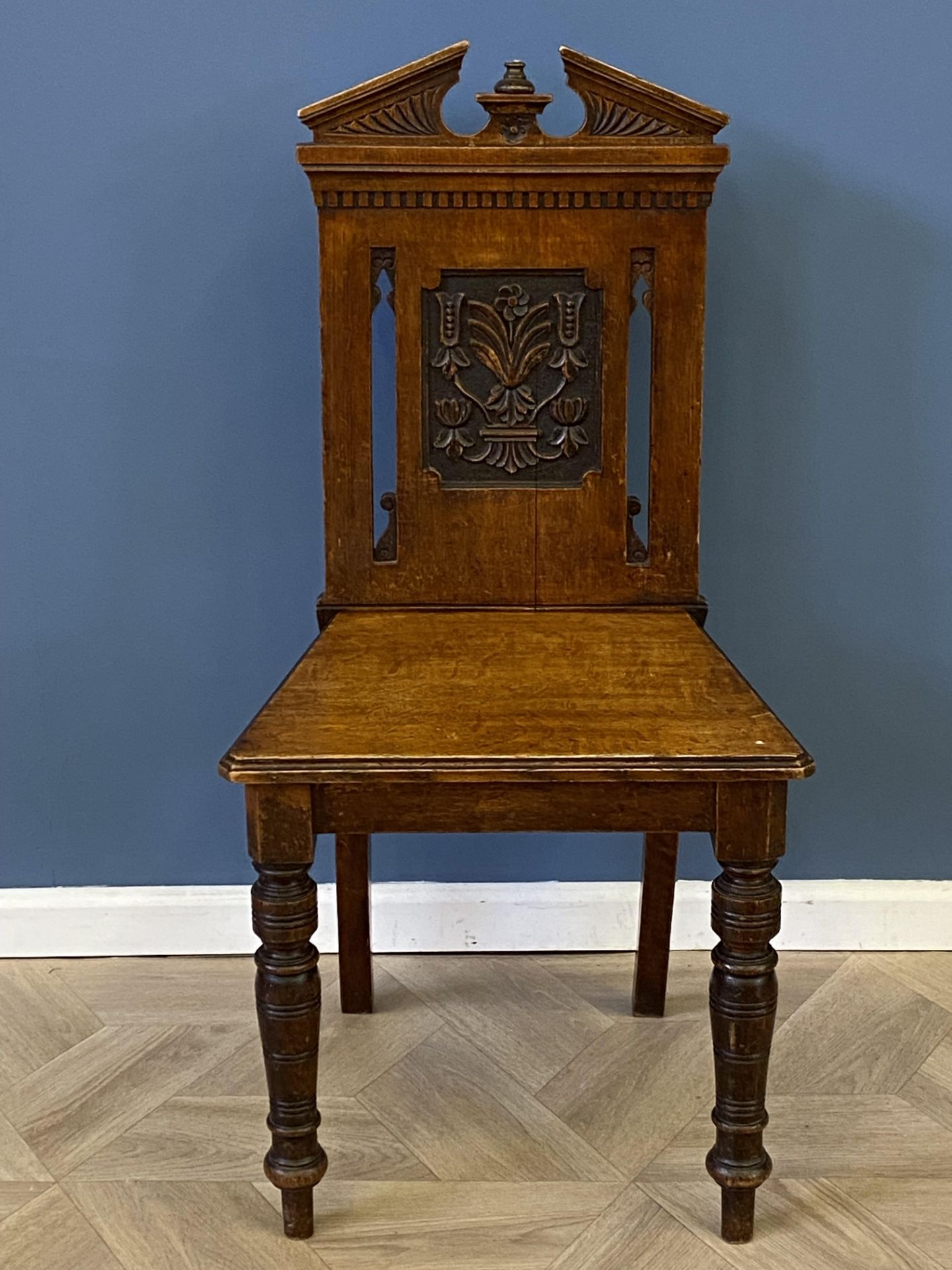 Edwardian oak hall chair - Image 2 of 7