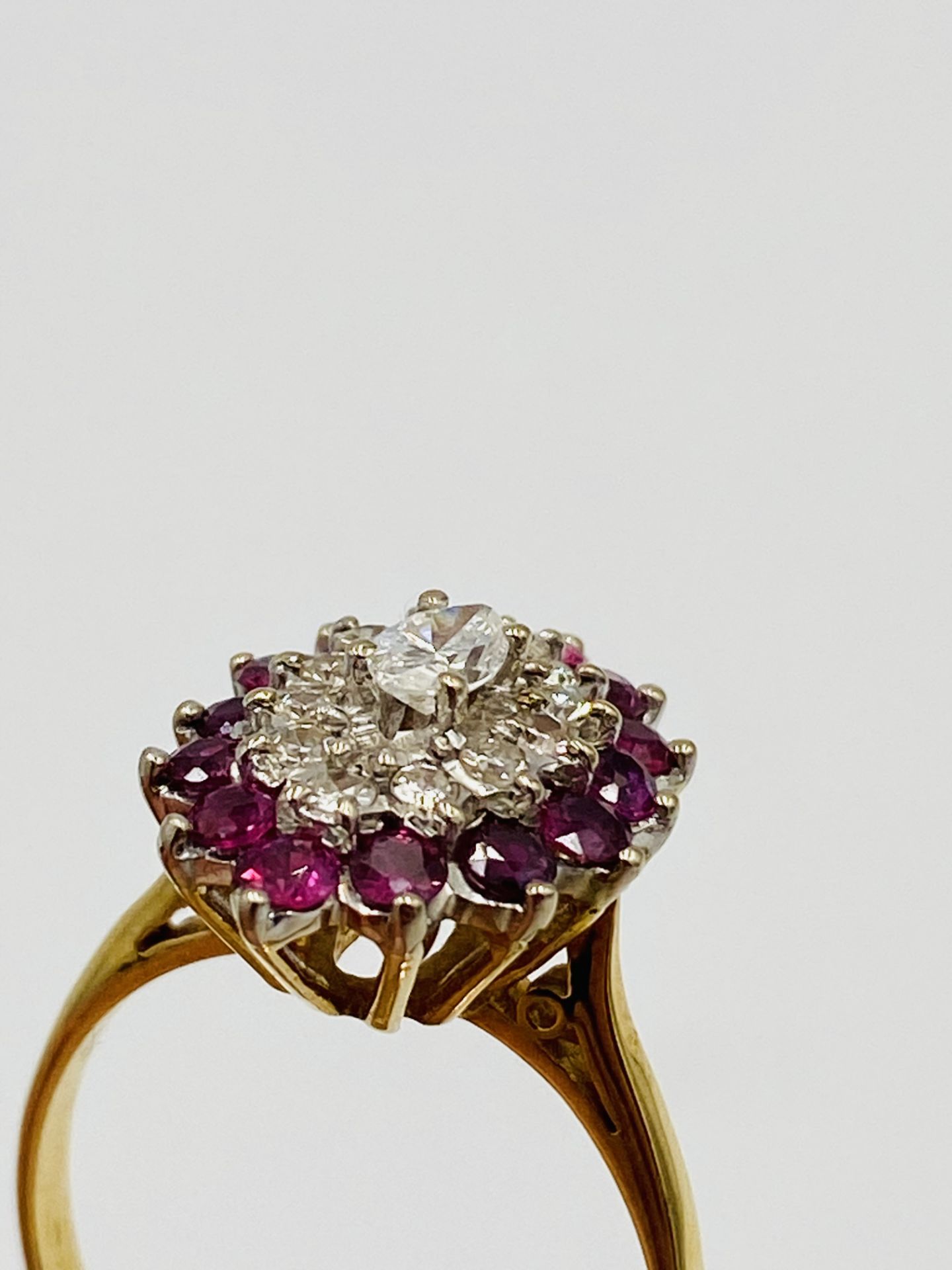 9ct gold ring set with diamonds and pink sapphires - Image 5 of 6
