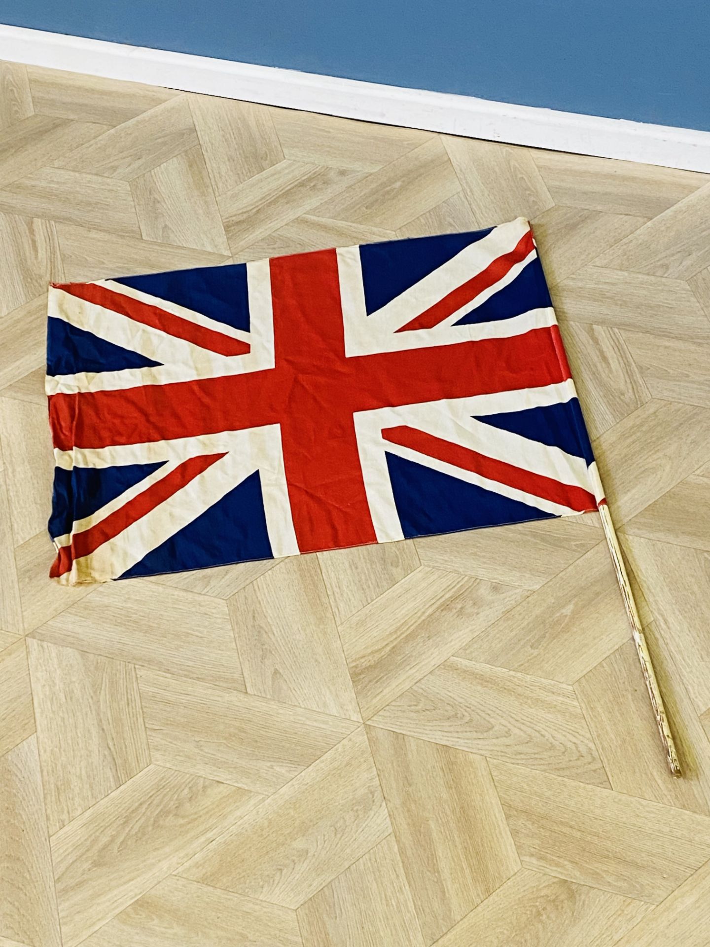 Four Union Jack flags on poles - Image 5 of 5