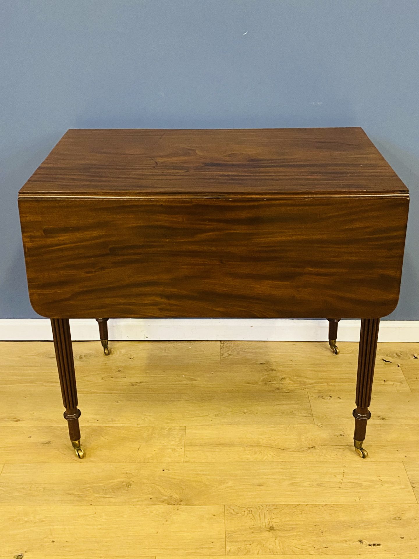 19th century mahogany pembroke table - Image 4 of 7