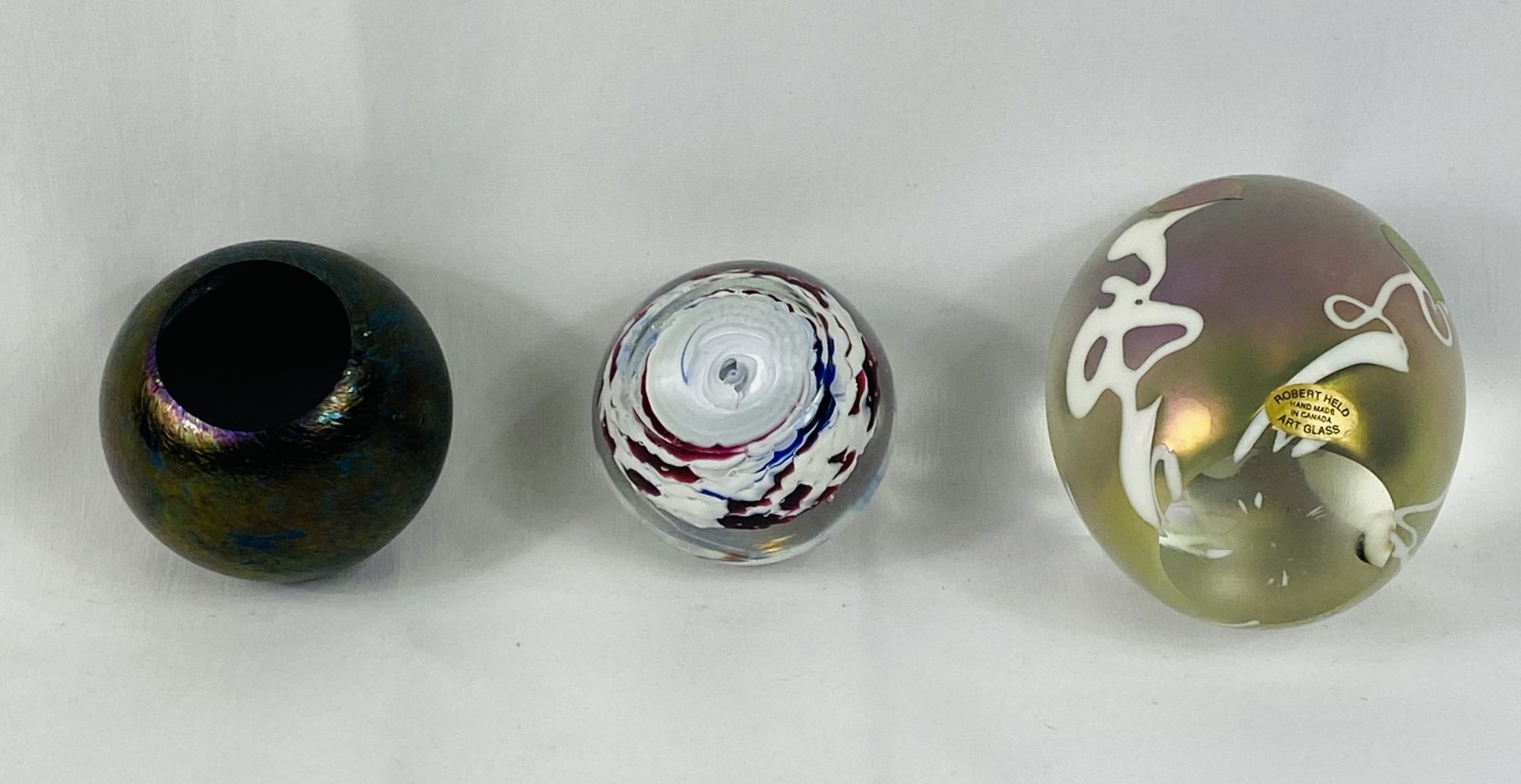 Three glass paperweights - Image 5 of 5