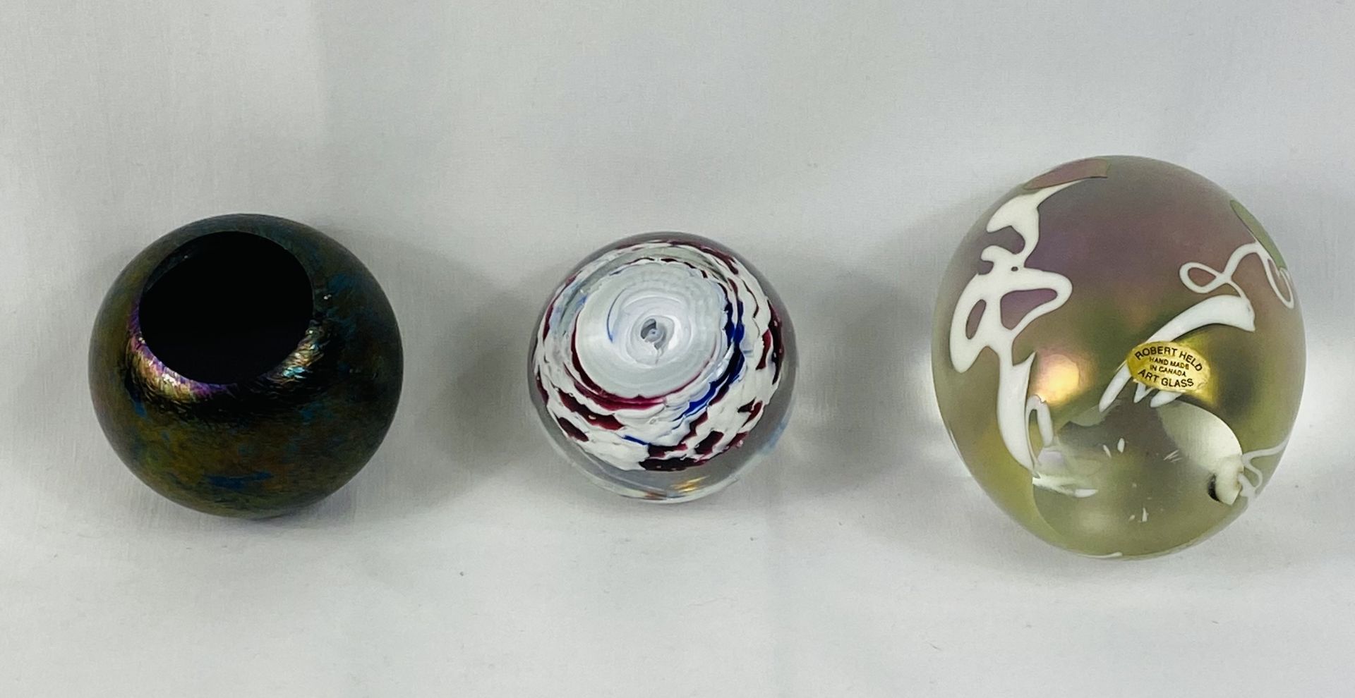 Three glass paperweights - Bild 5 aus 5