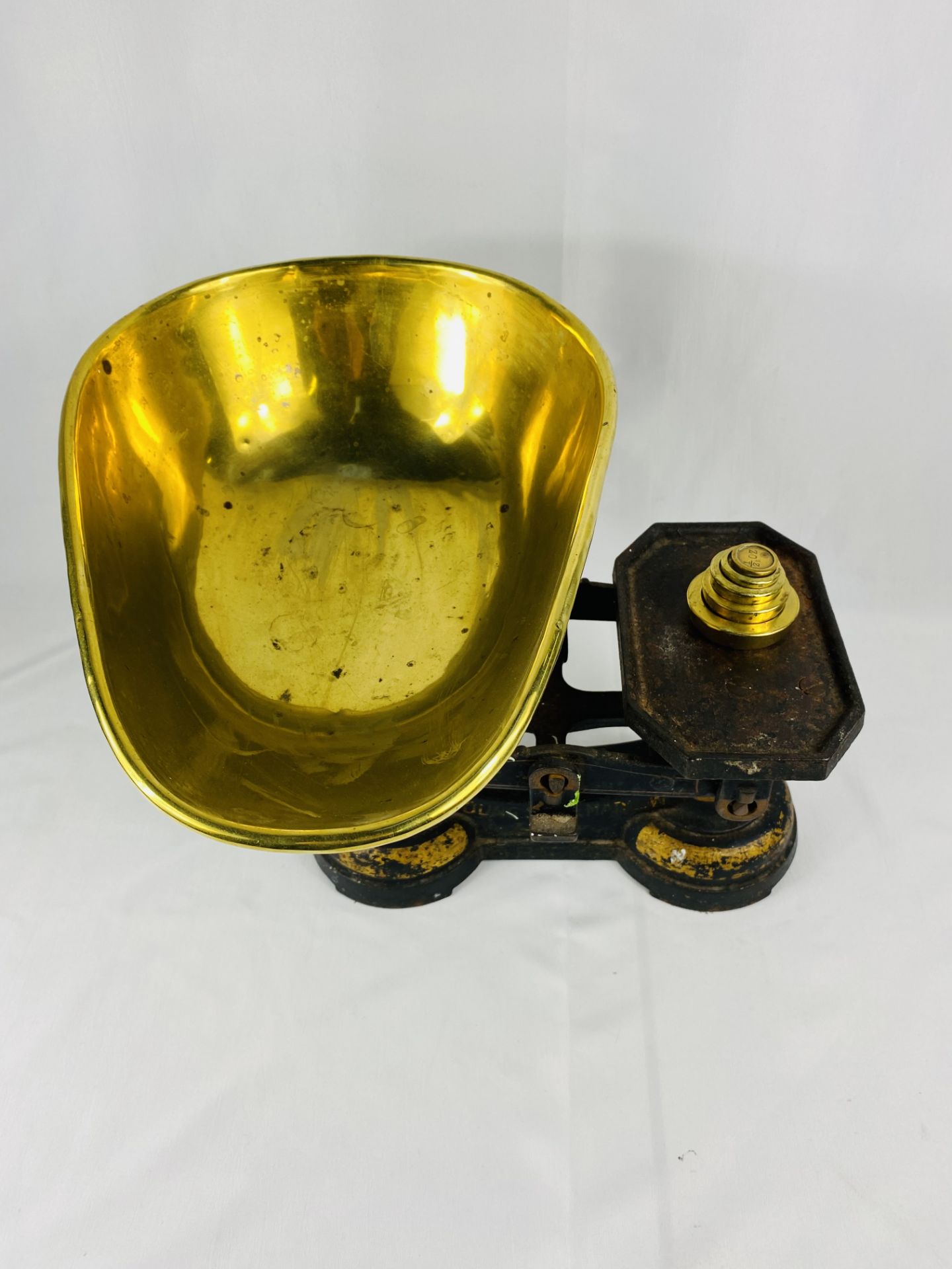 Set of Young Son and Matthew scales with brass bowl and weights, - Bild 2 aus 3