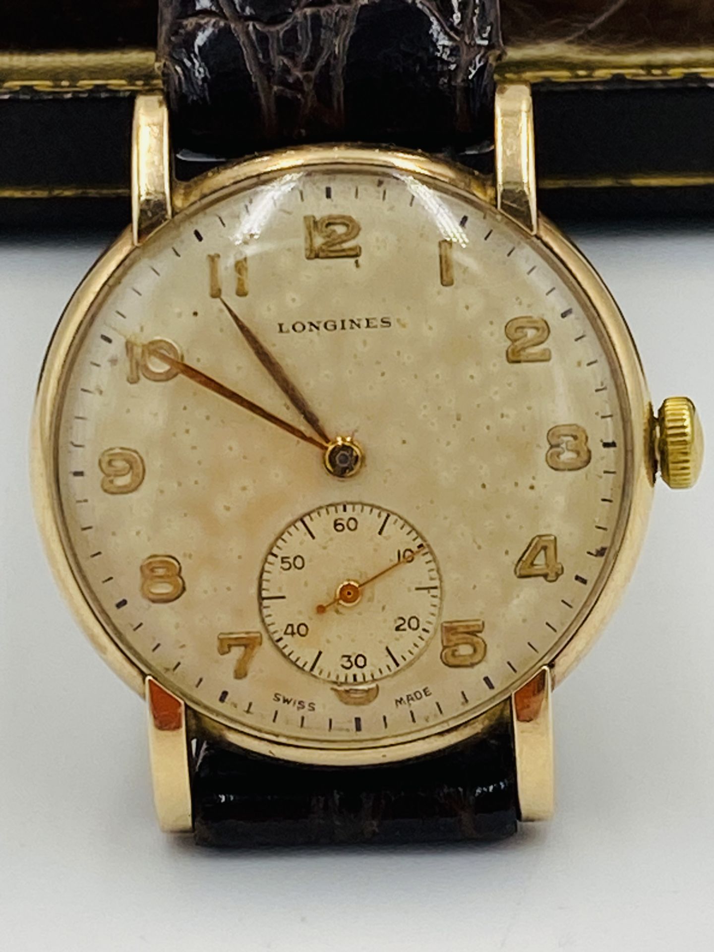 Gentlemans Longines 17 jewel manual wind wristwatch, in 9ct gold case