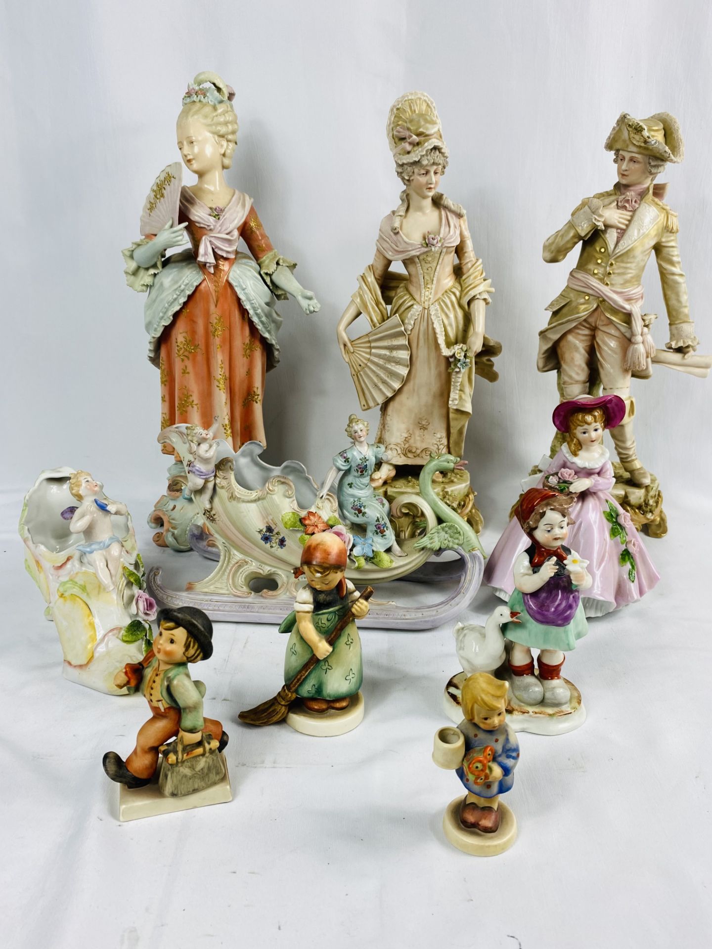 Quantity of porcelain figurines - Image 8 of 8