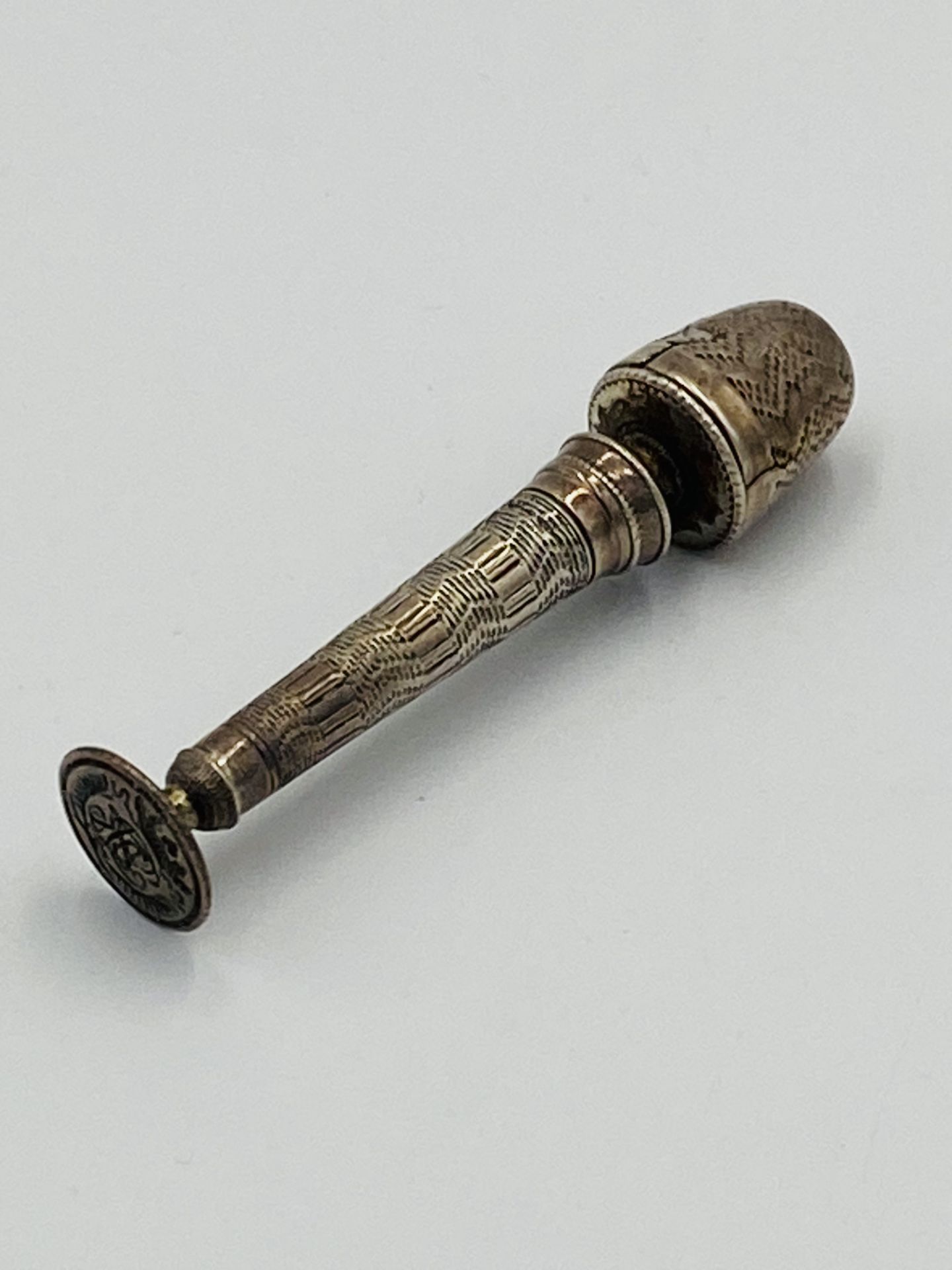 A silver standing thimble compendium/needle case/seal - Image 2 of 6