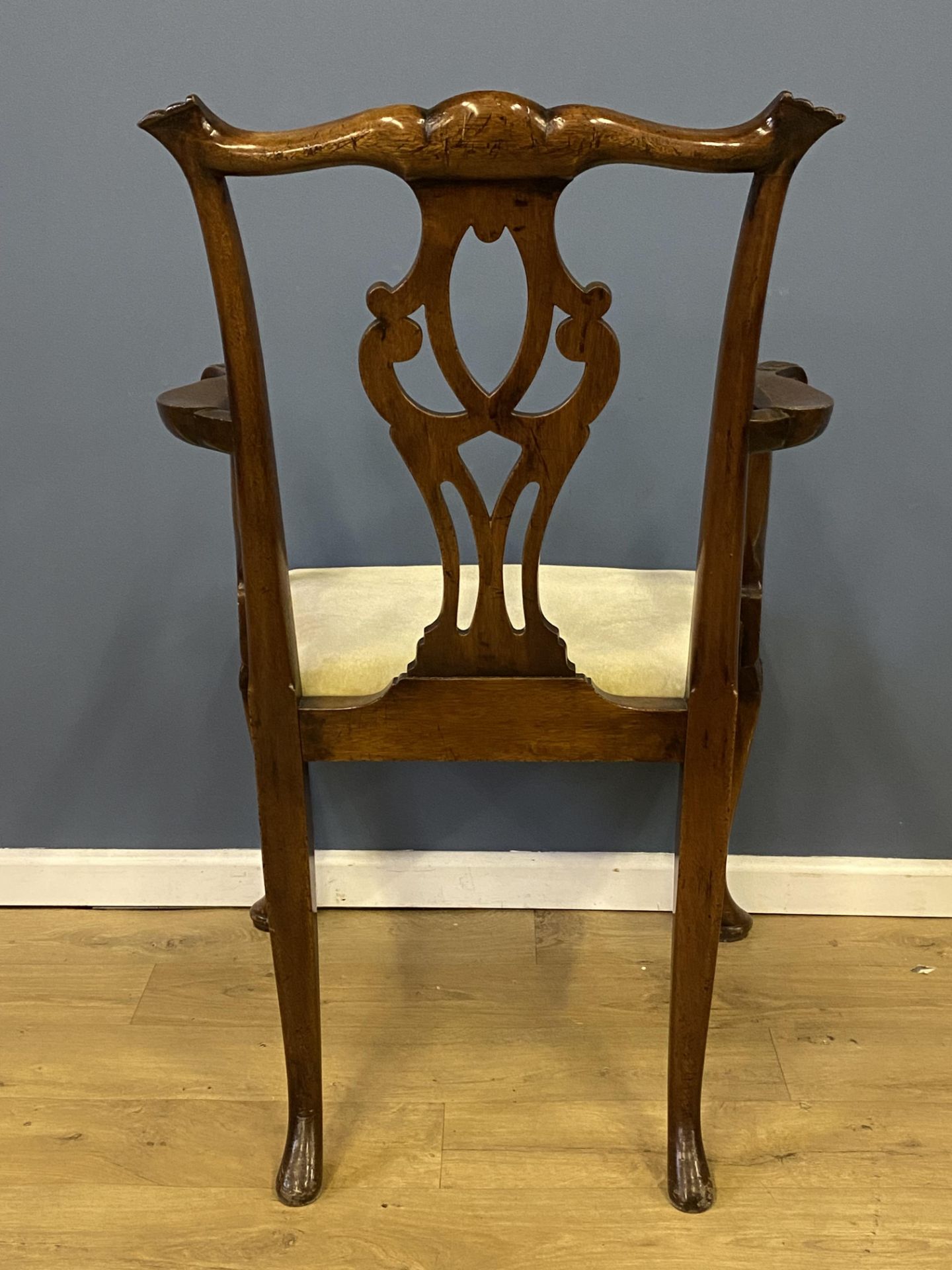 Set of ten 1920's mahogany Chippendale style dining chairs - Bild 8 aus 13