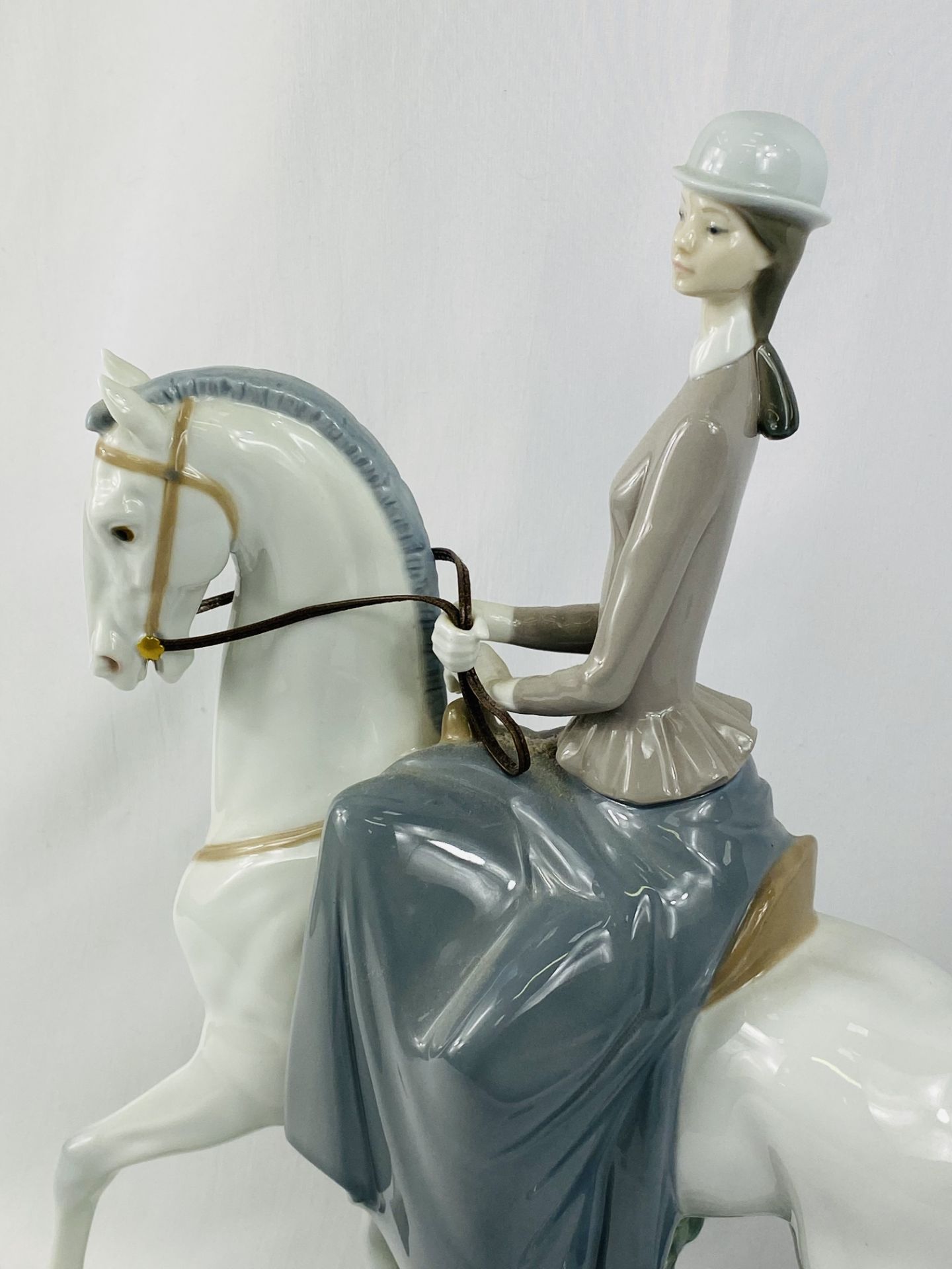 Lladro figure of a lady on horseback - Image 2 of 4