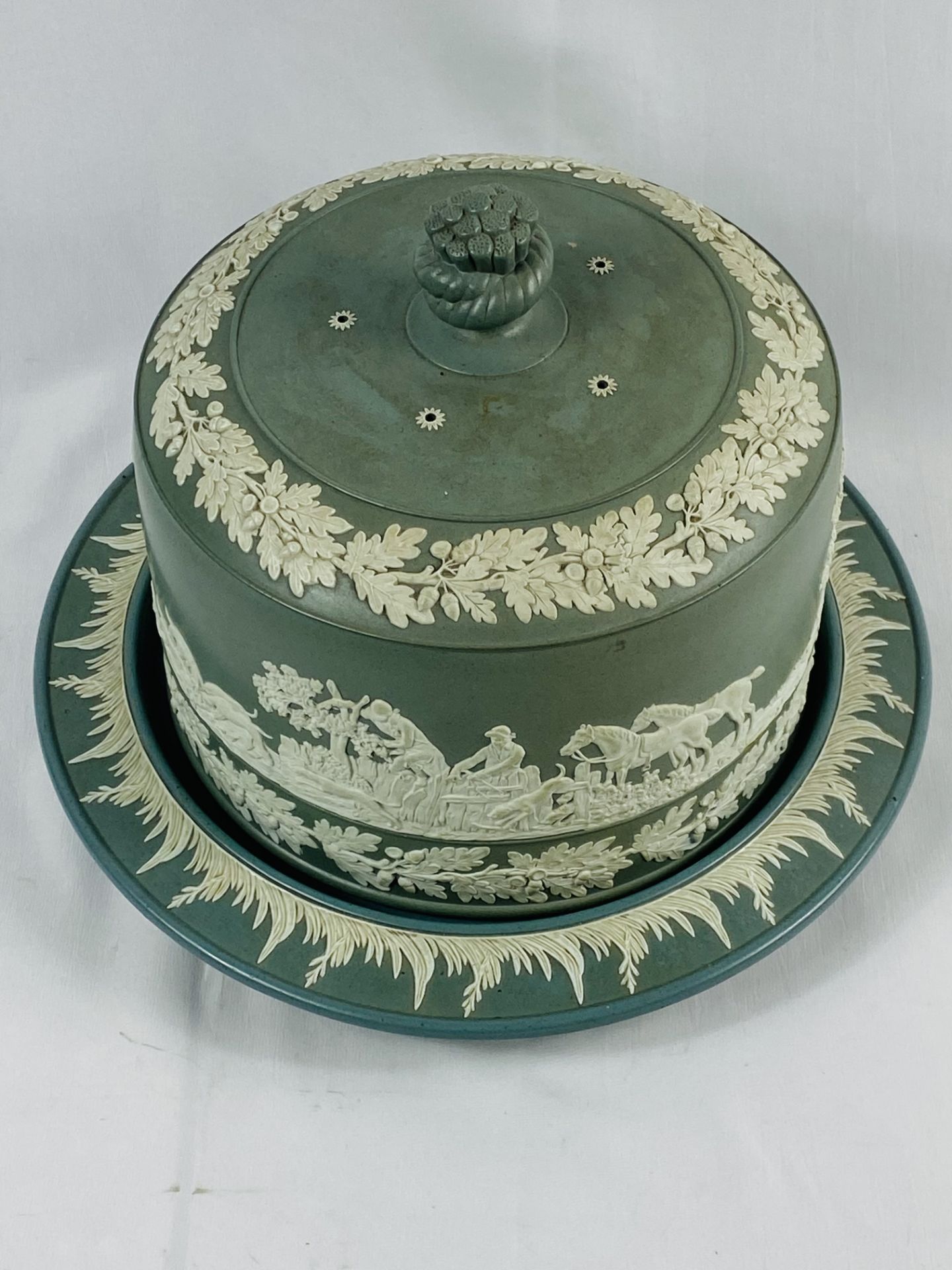 Wedgwood style cheese cloche - Image 6 of 7